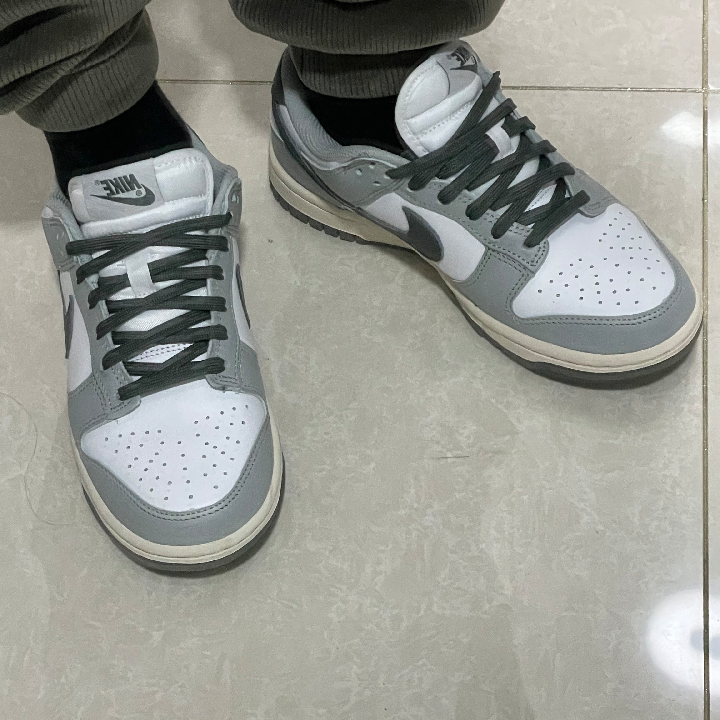 (W) Nike Dunk Low Light Smoke Grey 착용 스타일