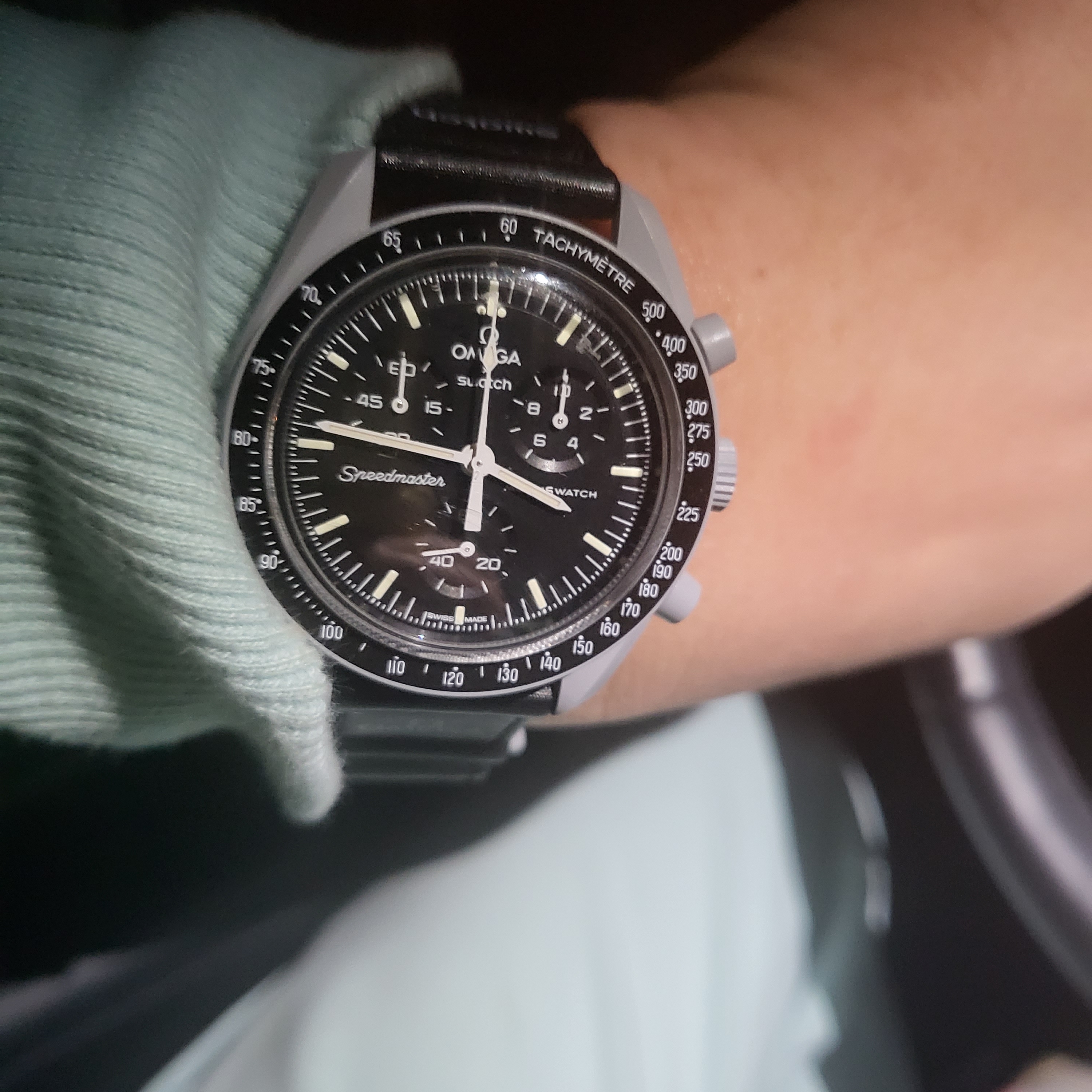 Swatch x Omega Bioceramic MoonSwatch Mission To The Moon 착용 스타일
