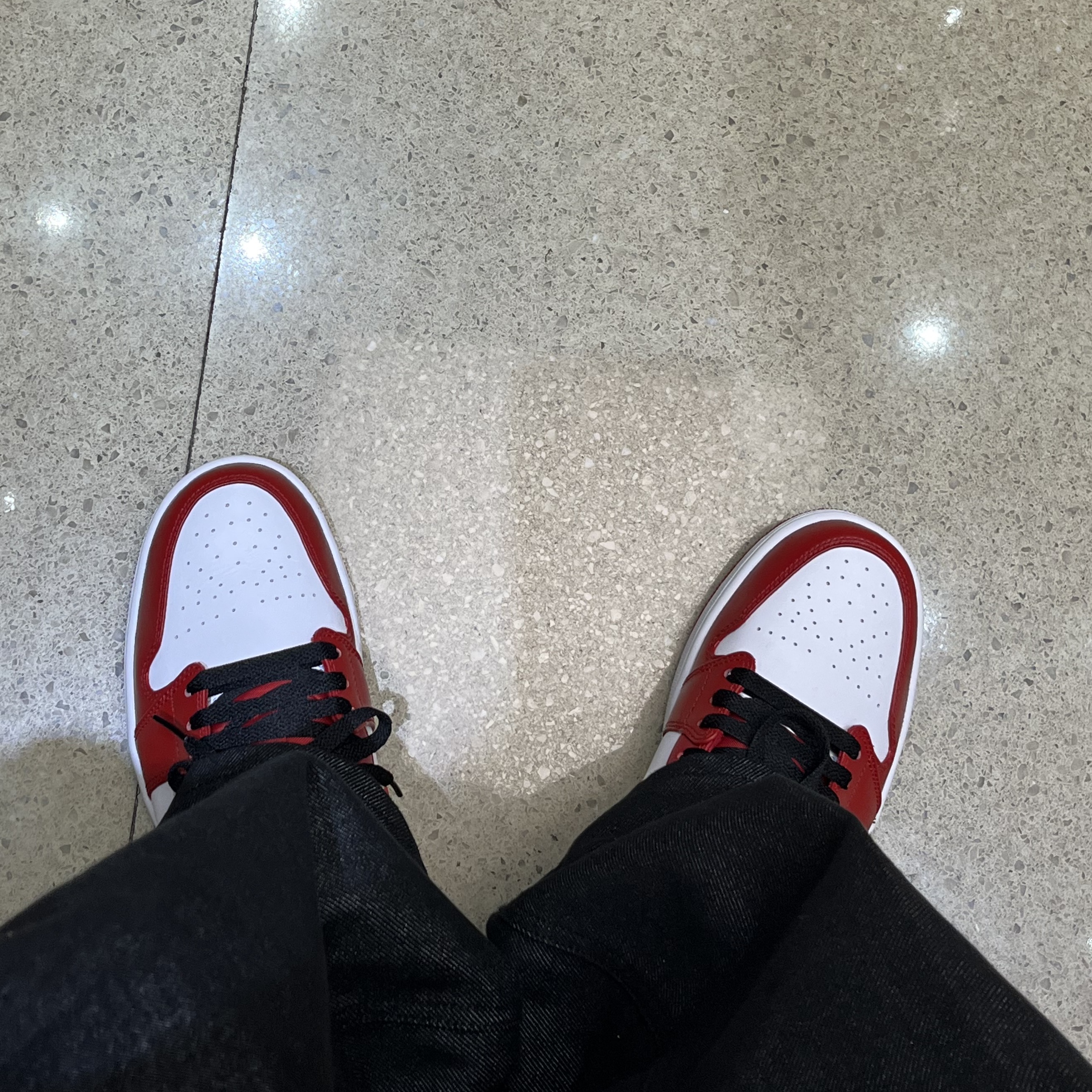 Jordan 1 Low White Gym Red Black 착용 스타일