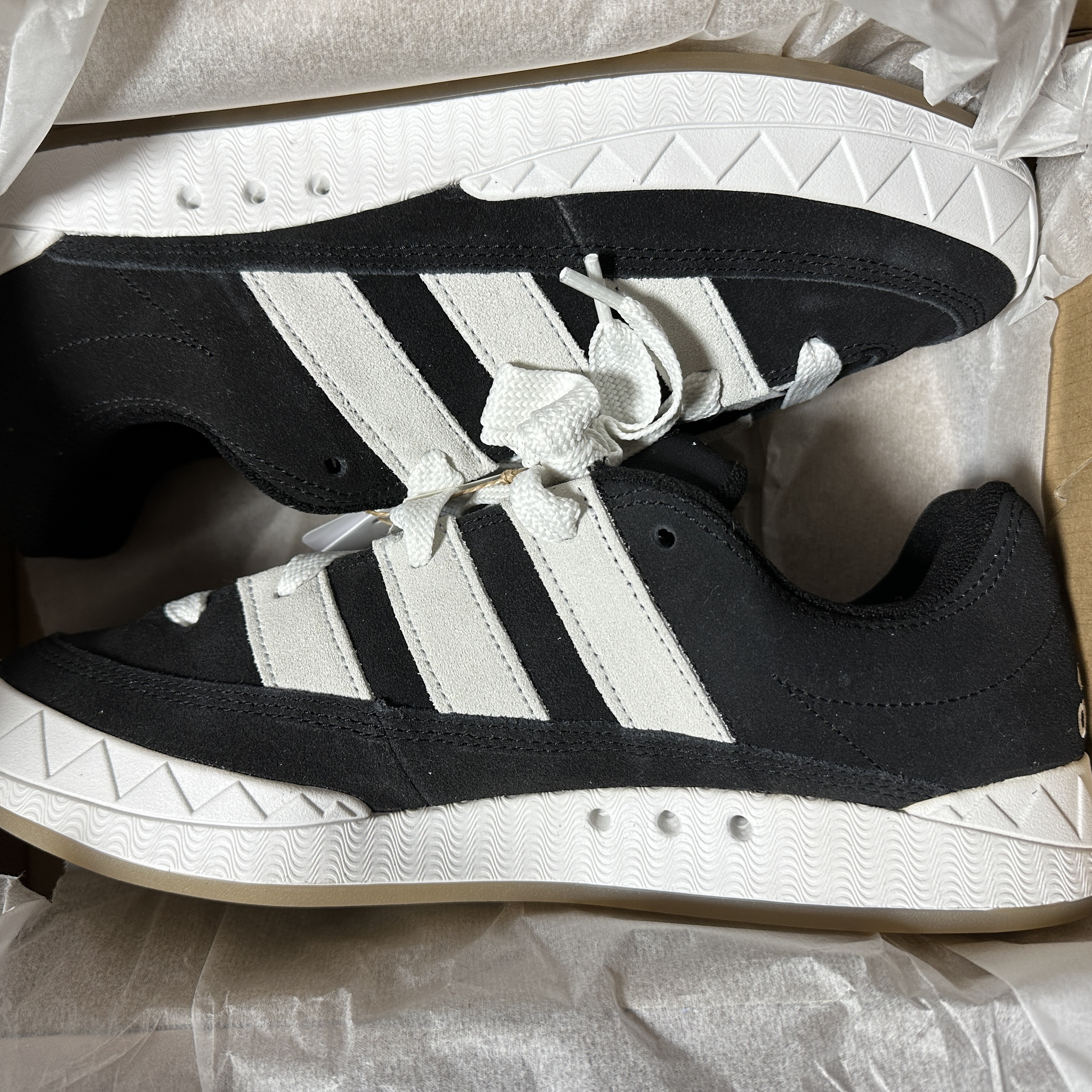 Adidas Adimatic Core Black 착용 스타일