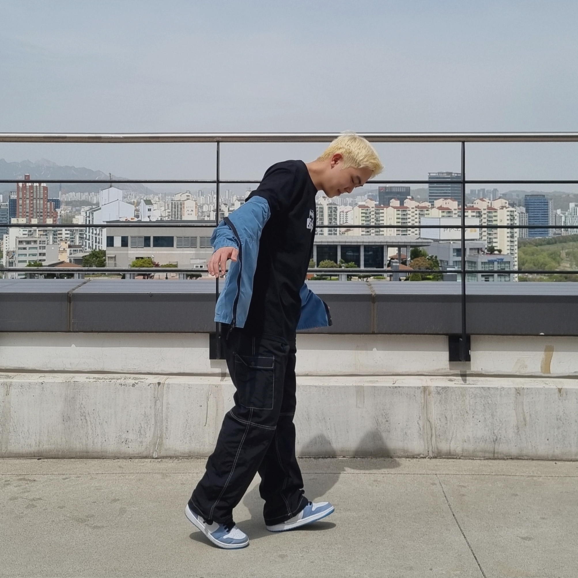 Stone Island 114WN T.CO+OLD Overshirt Pastel Blue - 22SS, Jordan 1 Retro High OG University Blue 착용 스타일