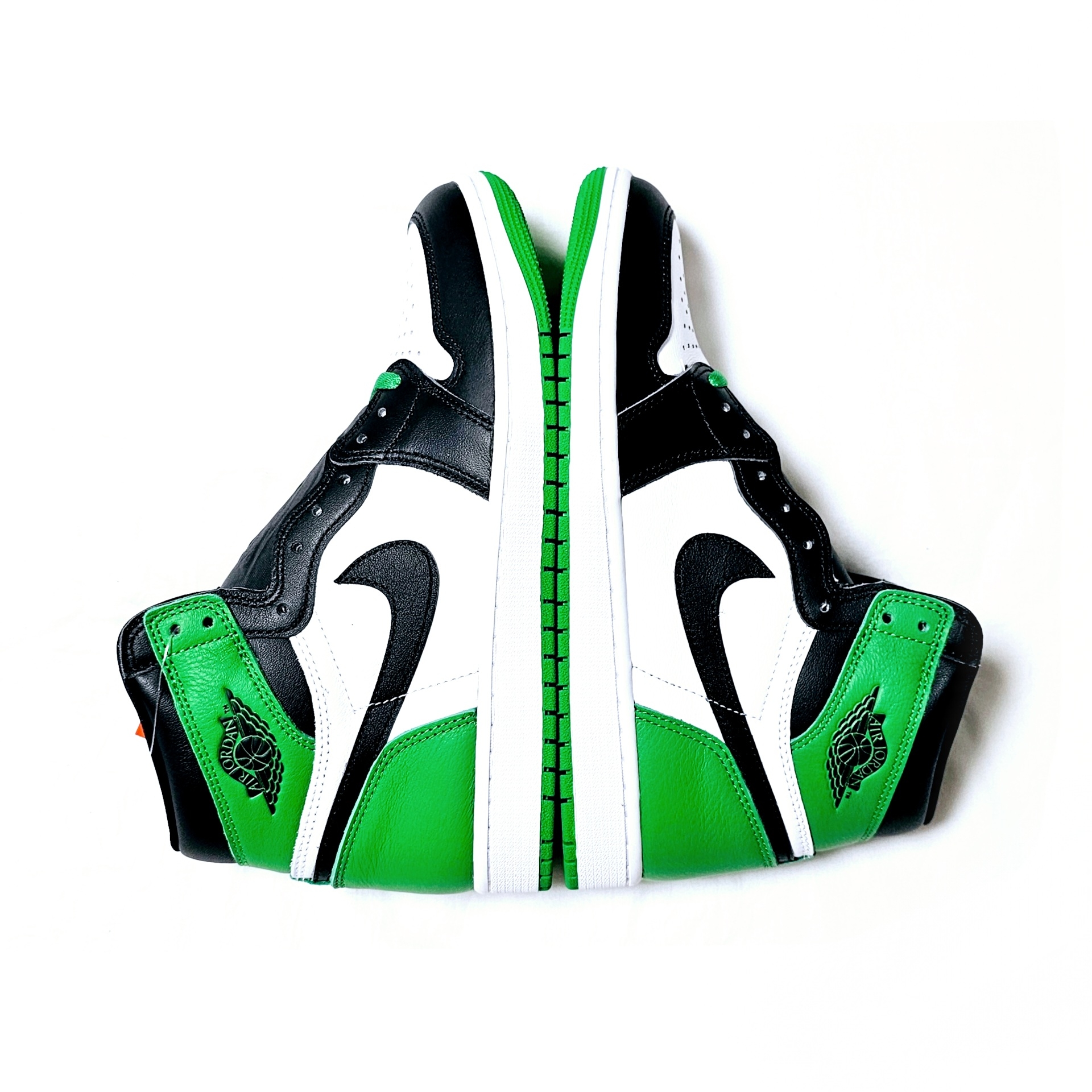 Jordan 1 Retro High OG Black and Lucky Green 착용 스타일 - 5