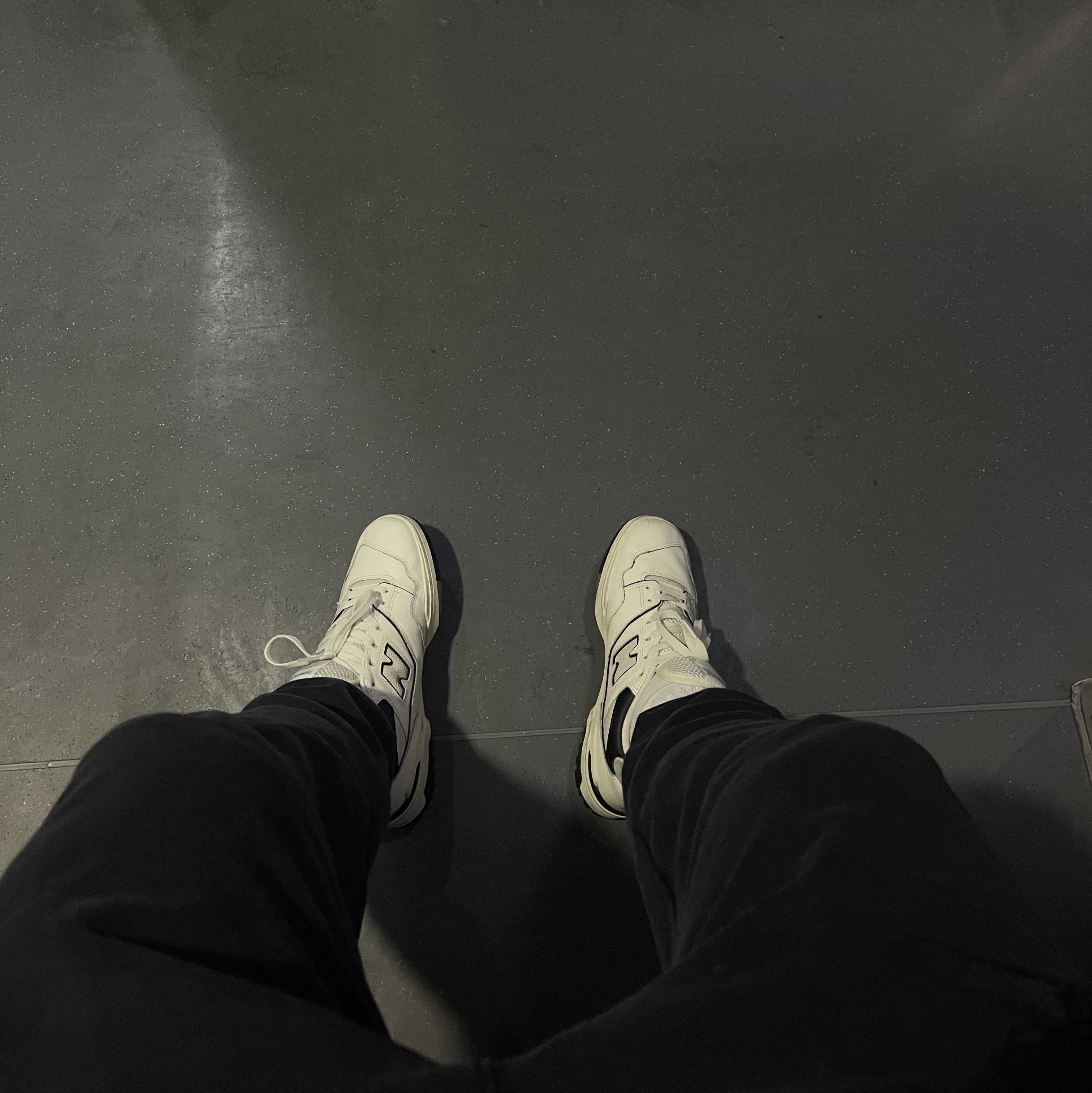 New Balance 550 White Grey - 2E Wide 착용 스타일