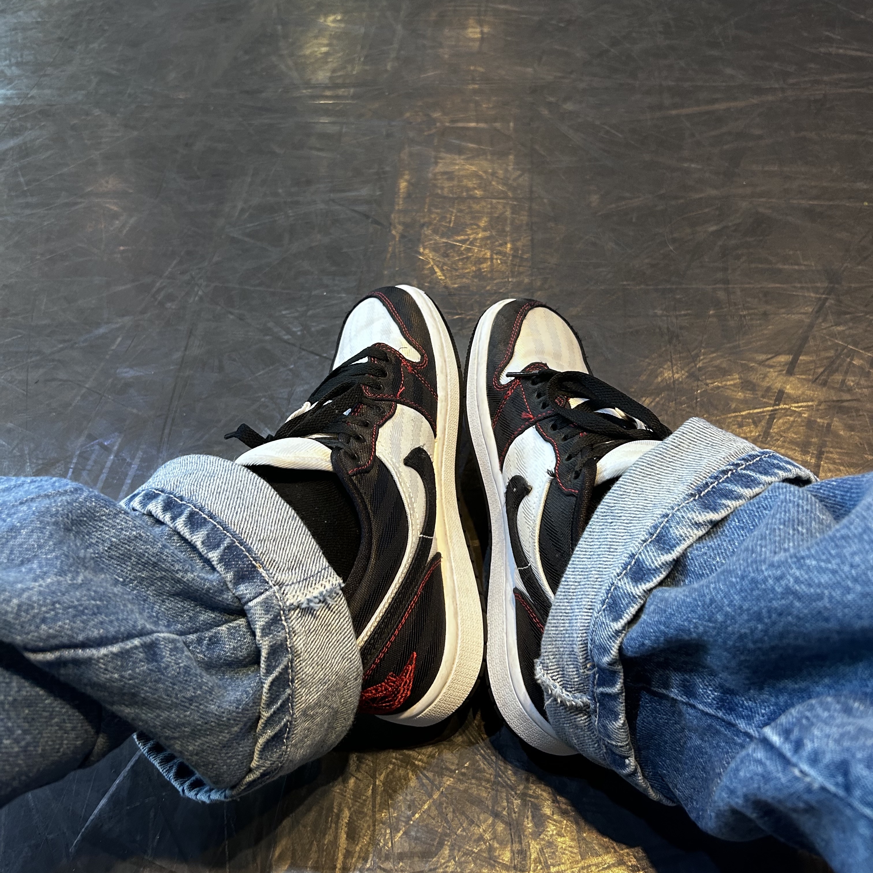 (W) Jordan 1 Low SE Utility White Gym Red Black 착용 스타일