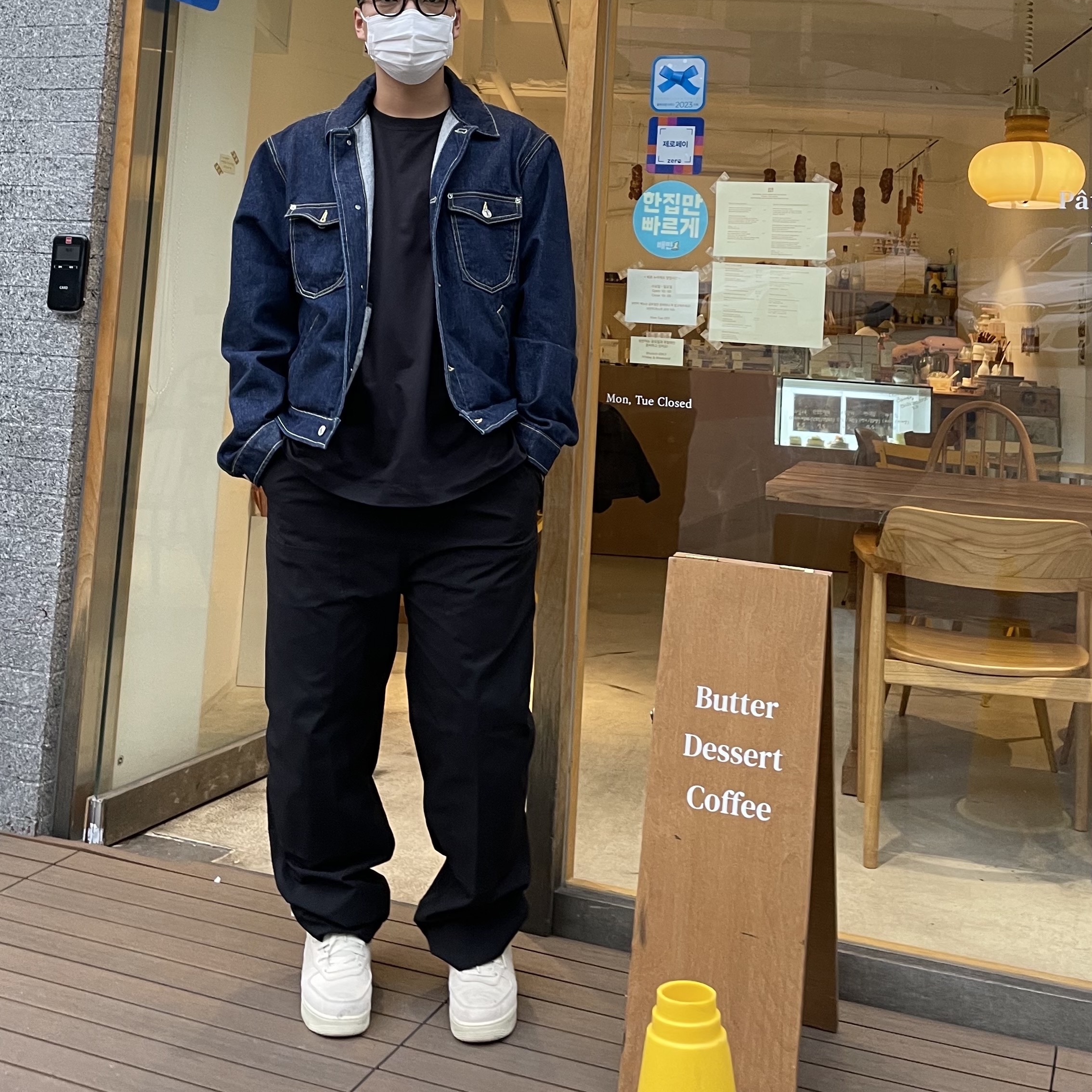Nike x Stussy Air Force 1 '07 Mid SP Fossil 착용 스타일 - 2