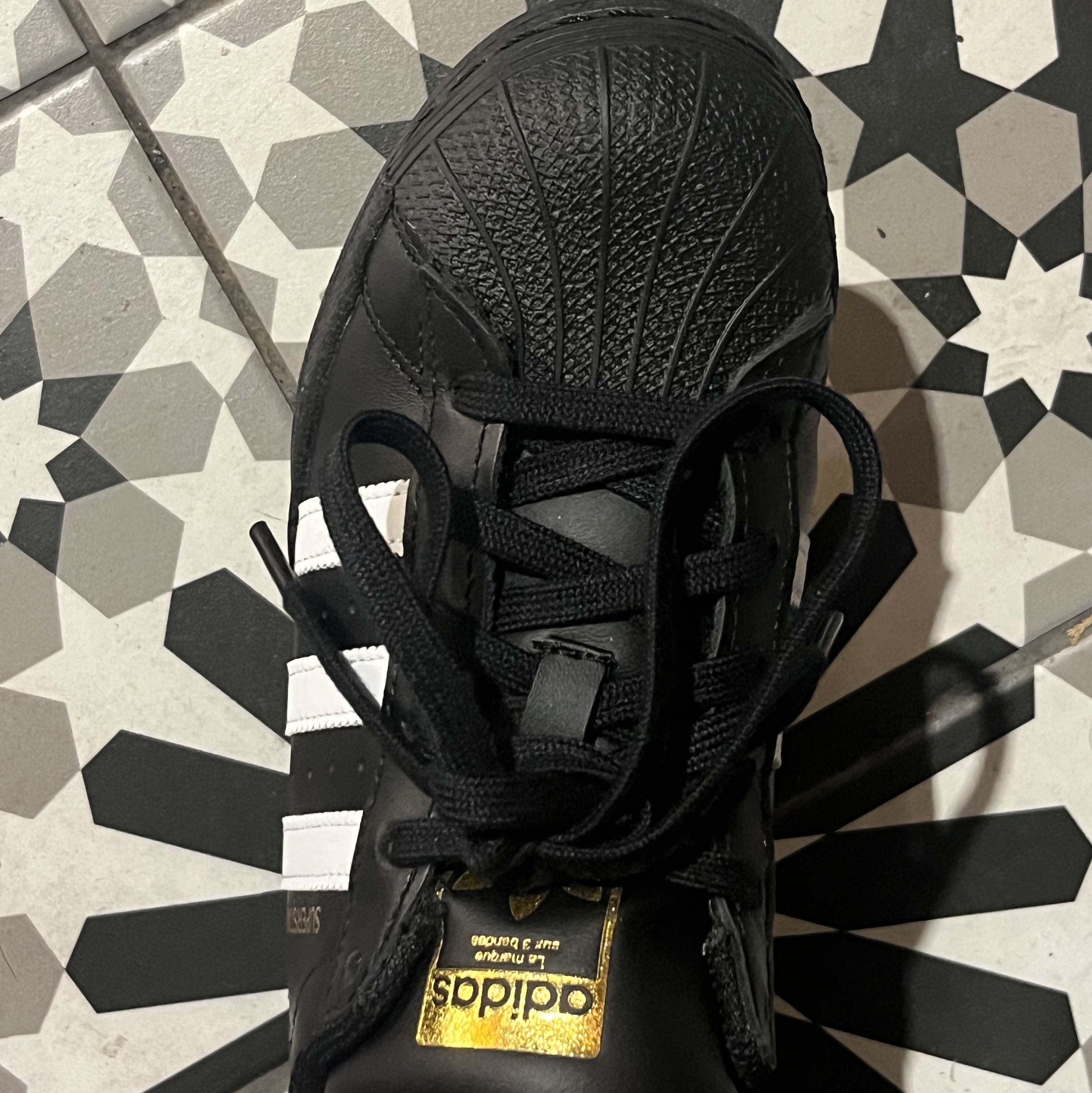 (J) Adidas Superstar Black White 착용 스타일