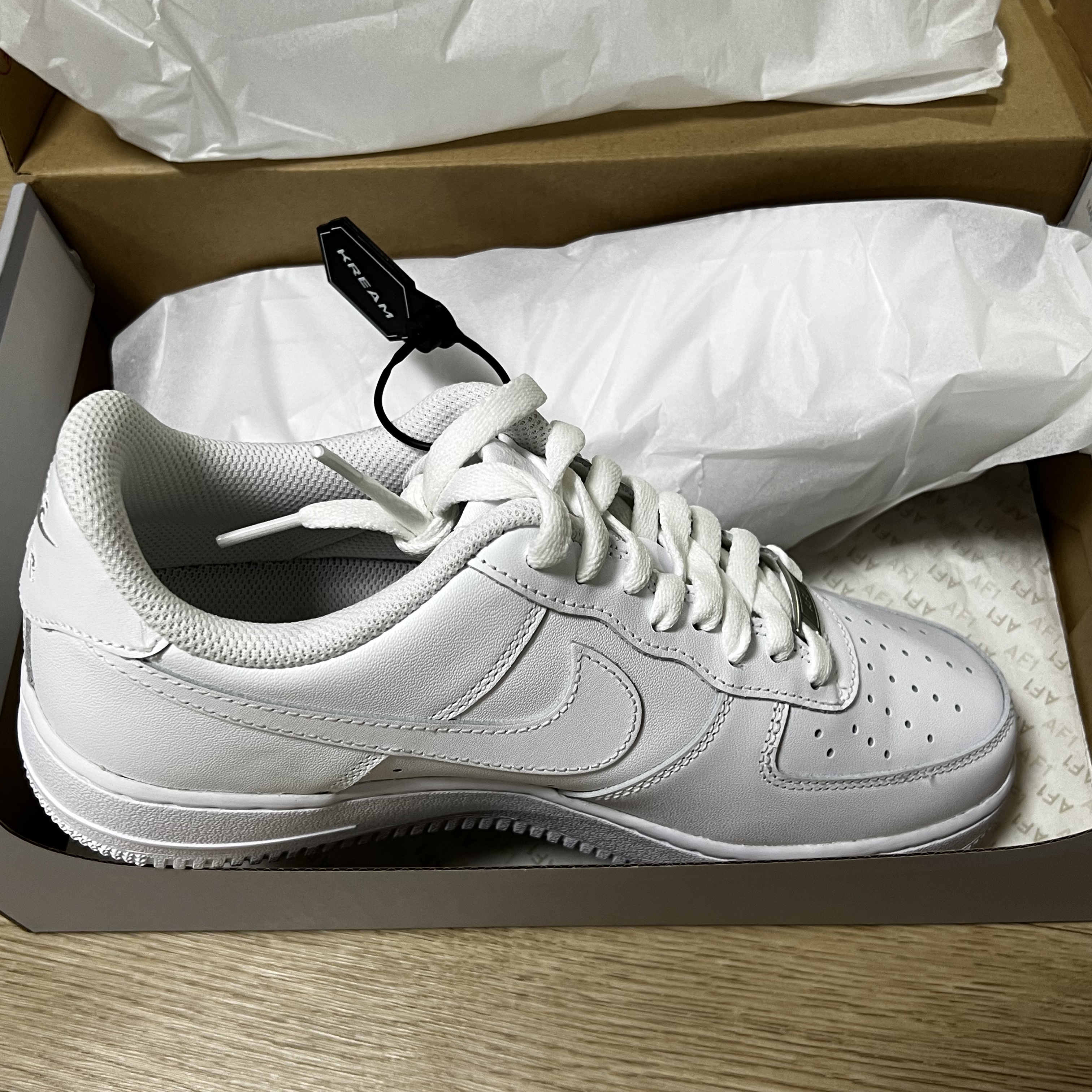 Nike Air Force 1 '07 Low White 착용 스타일