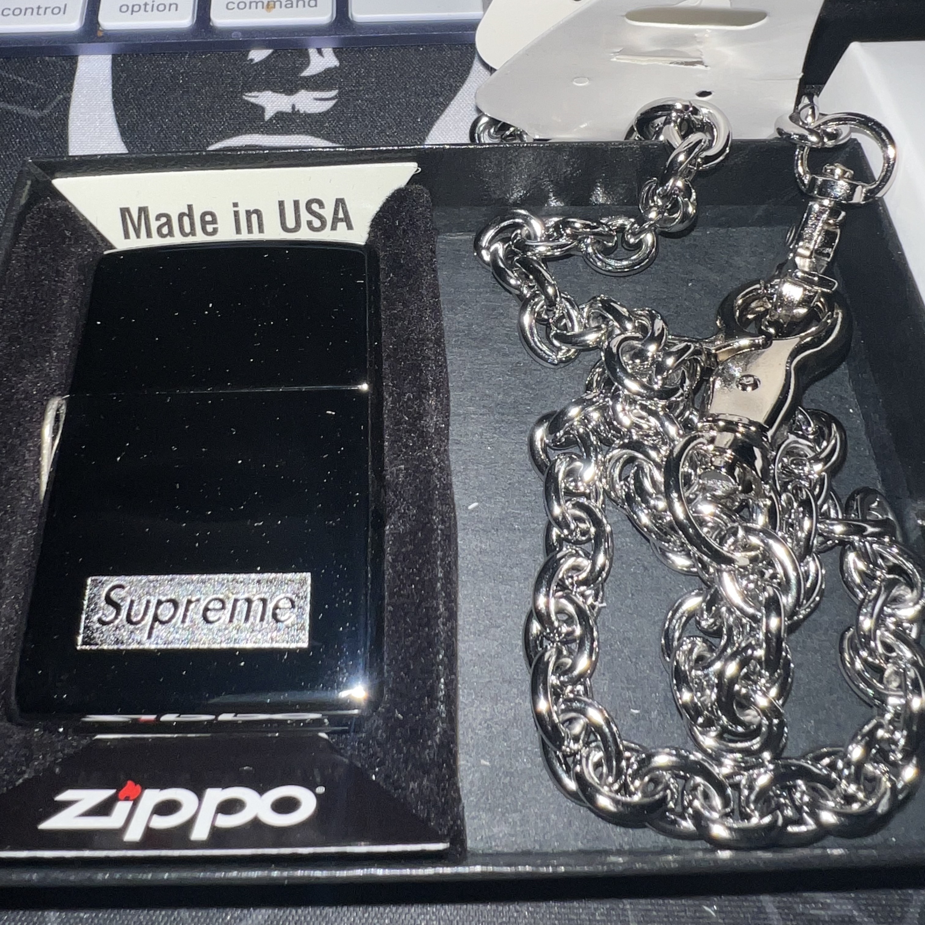 Supreme Chain Zippo Silver - 23SS 착용 스타일