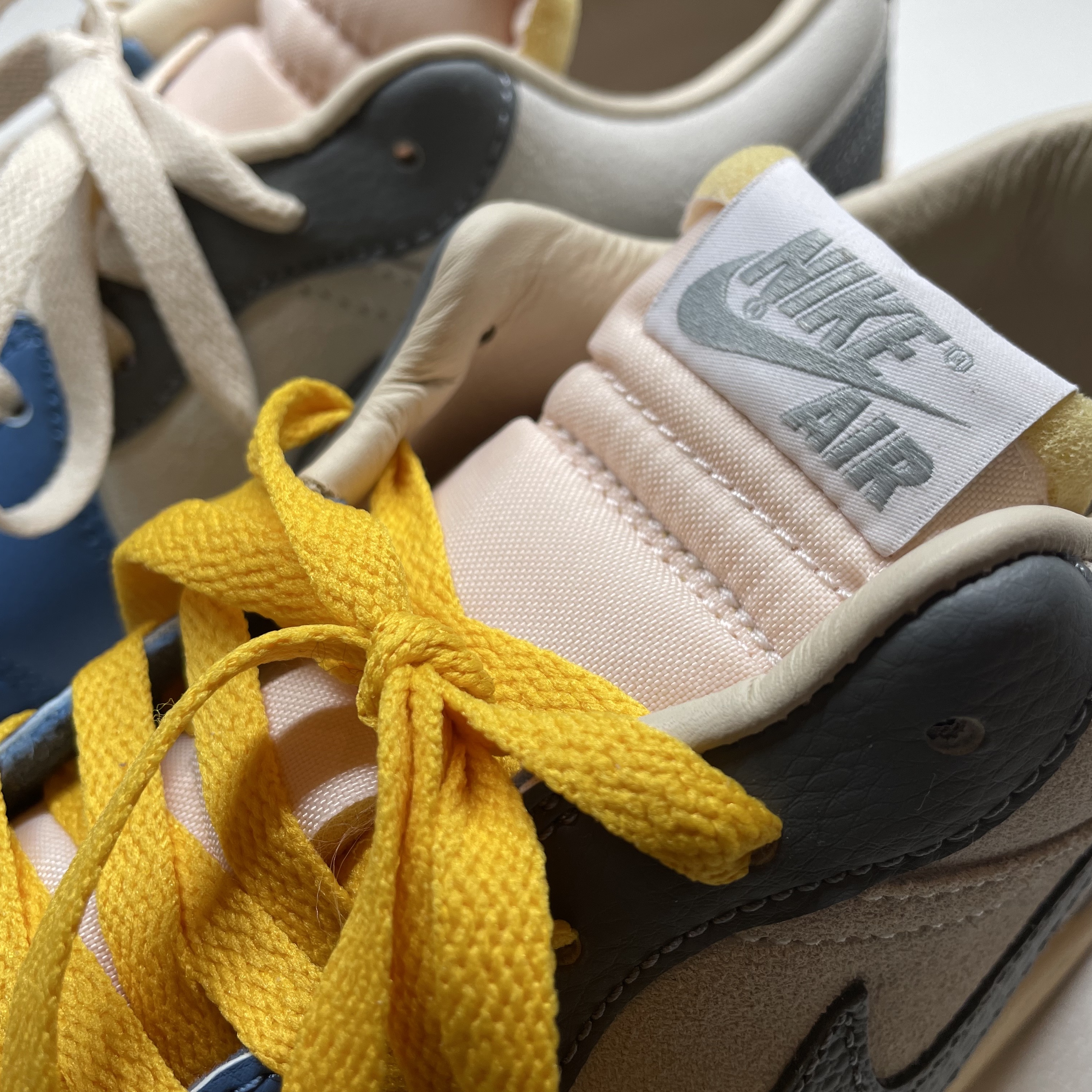 Jordan 1 Low SE Tokyo 96 착용 스타일 - 2