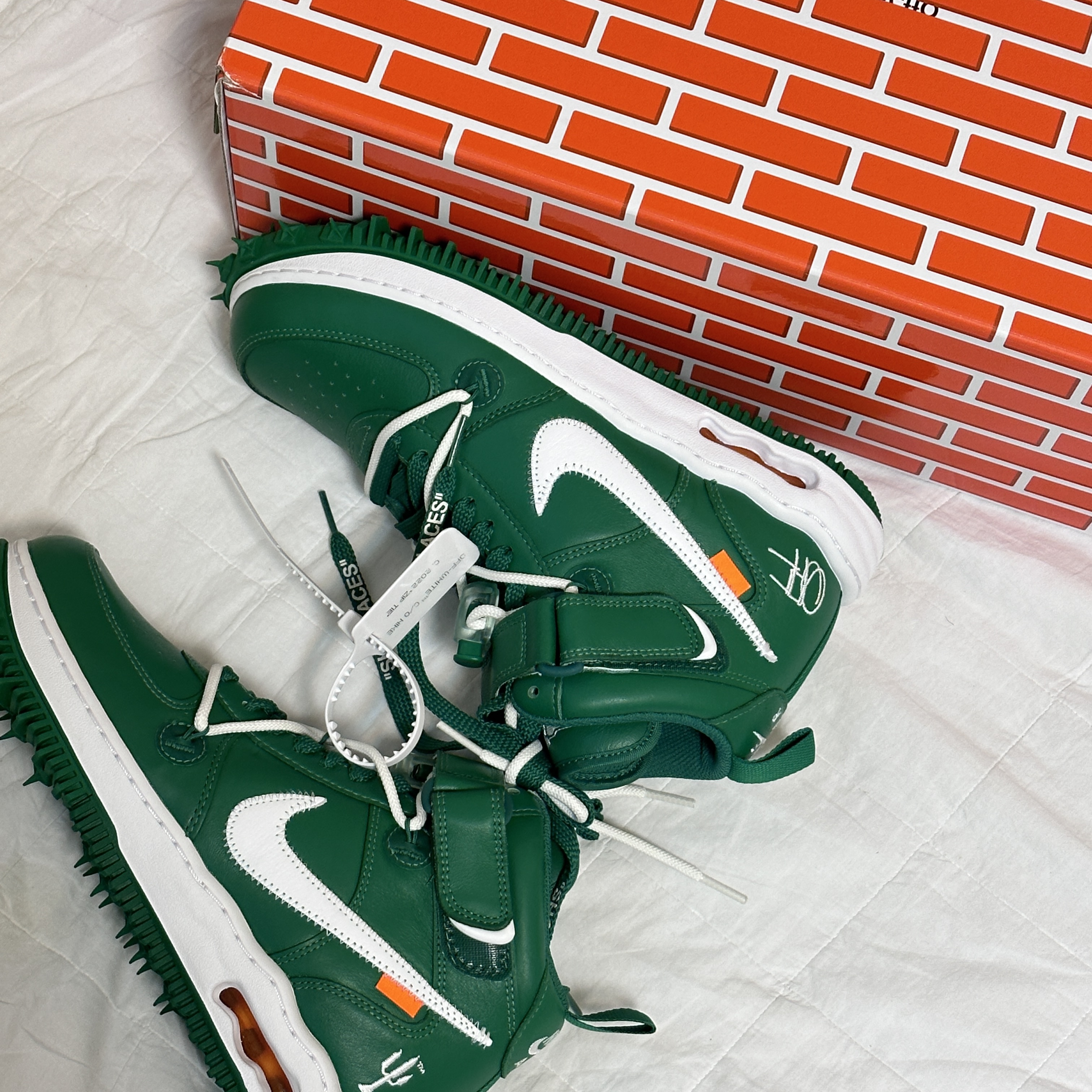 Nike x Off-White Air Force 1 Mid SP Leather Pine Green 착용 스타일