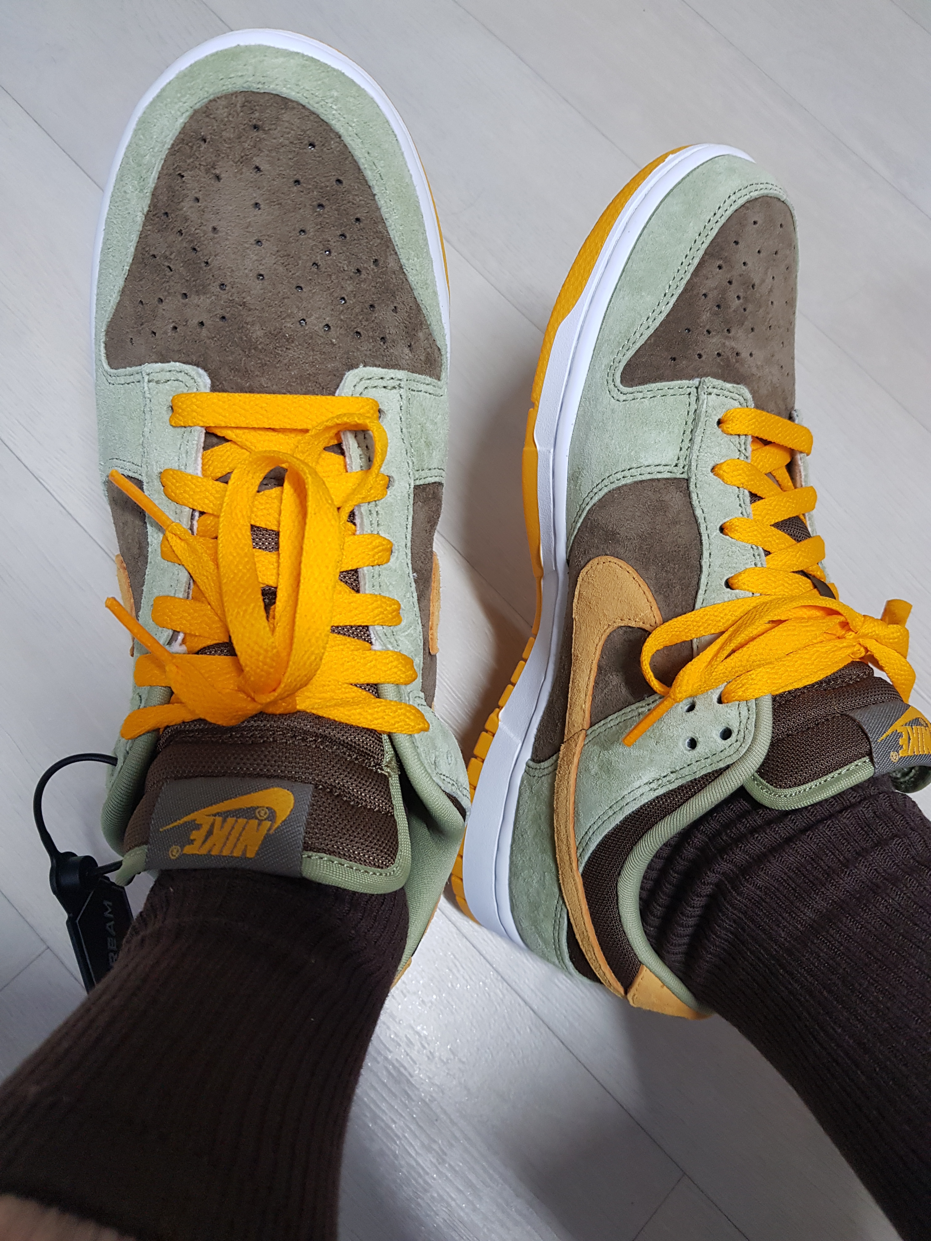 Nike Dunk Low SE Dusty Olive 착용 스타일