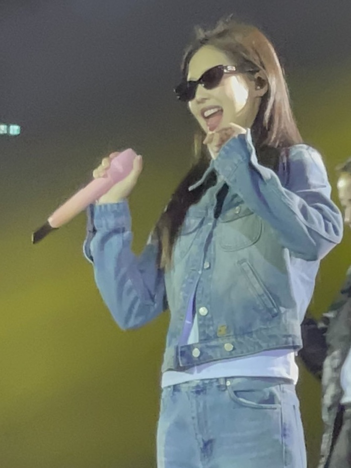 (W) Courreges Dirty Blue Denim Strap Jacket Light Blue Wash 착용 스타일 - 2