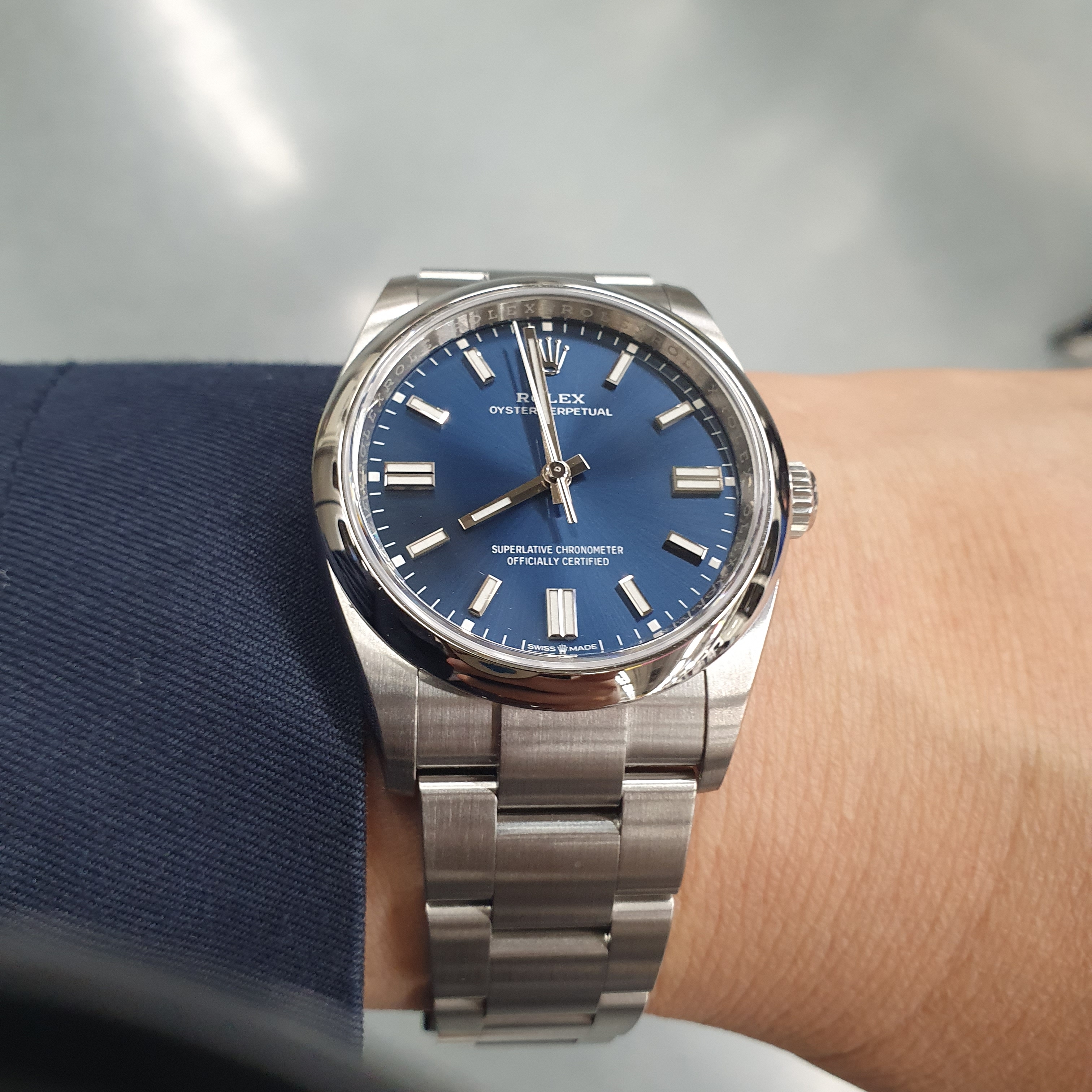 Rolex Oyster Perpetual 36mm 126000 Bright blue Oyster 착용 스타일