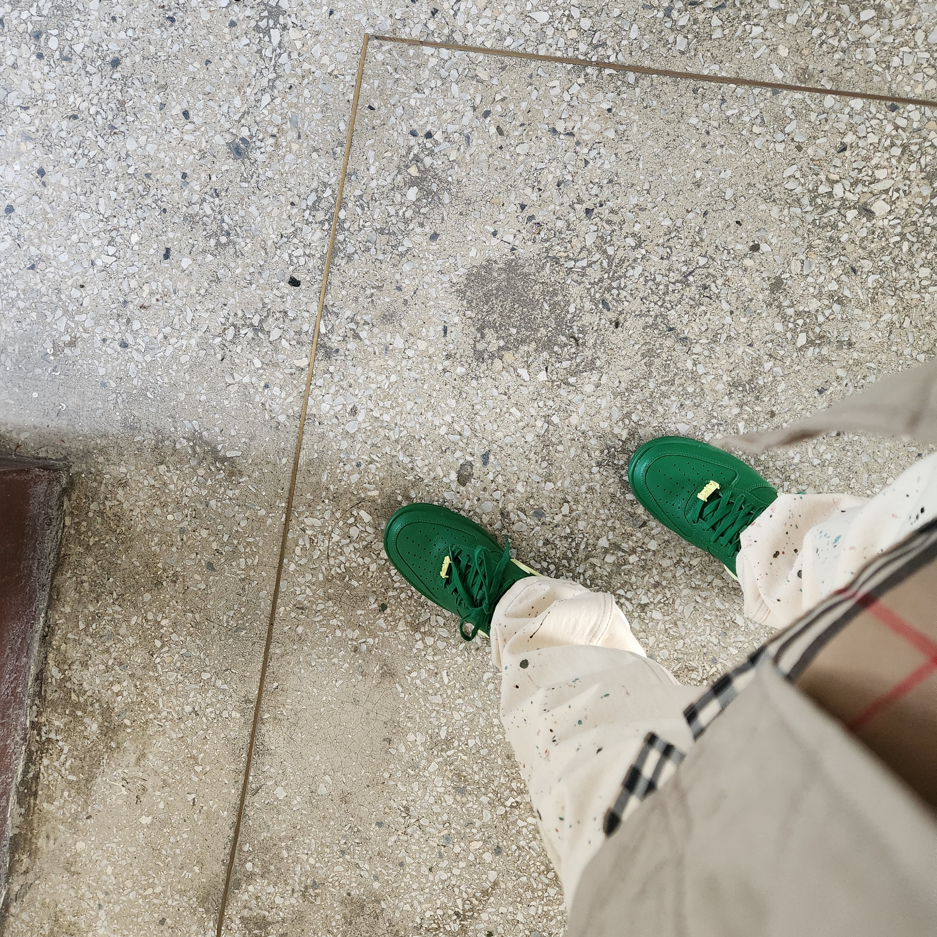 Nike x Ambush Air Force 1 Low SP Pine Green and Citron 착용 스타일 - 2