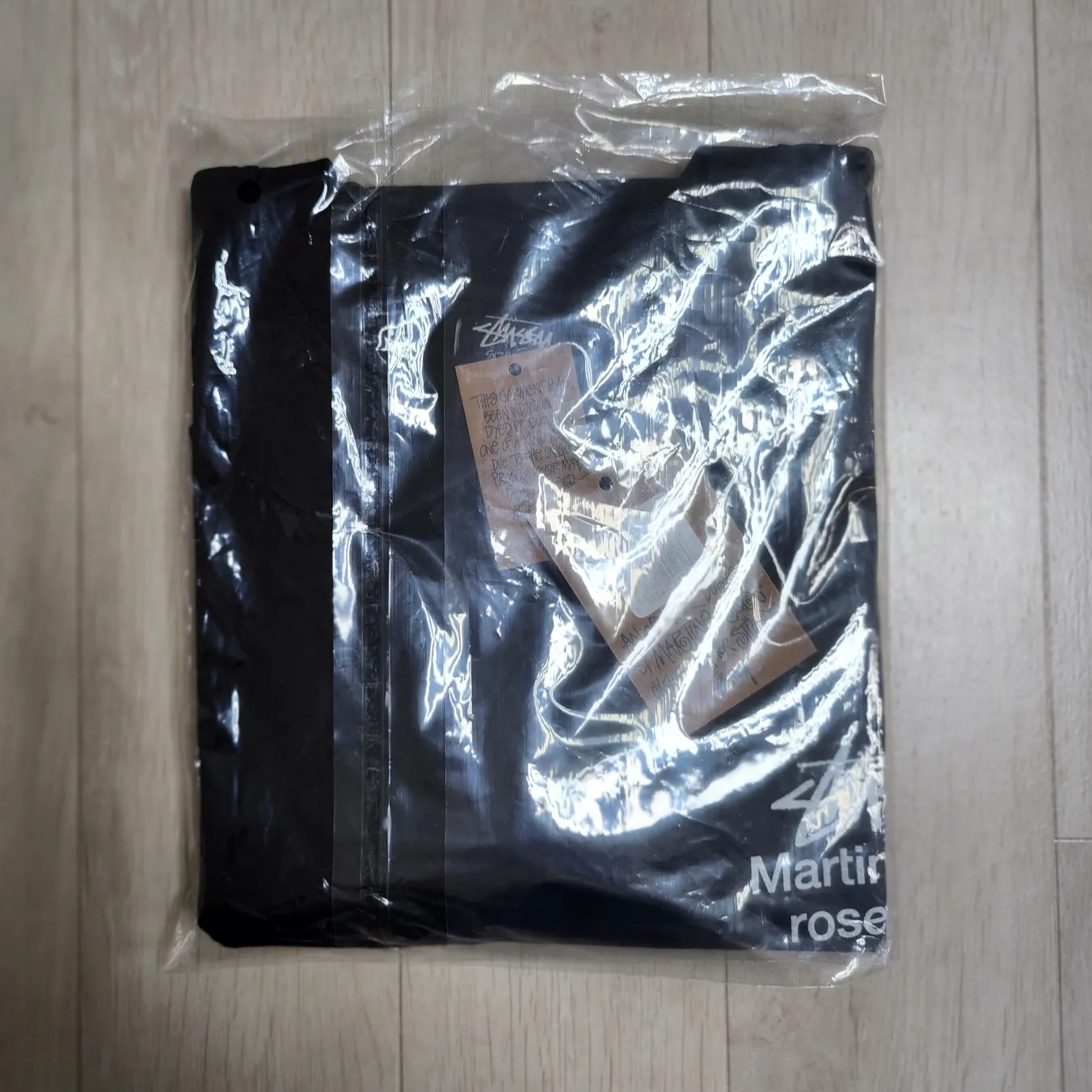 Stussy x Martine Rose Collage Pigment Dyed T-Shirt Black 착용 스타일 - 3