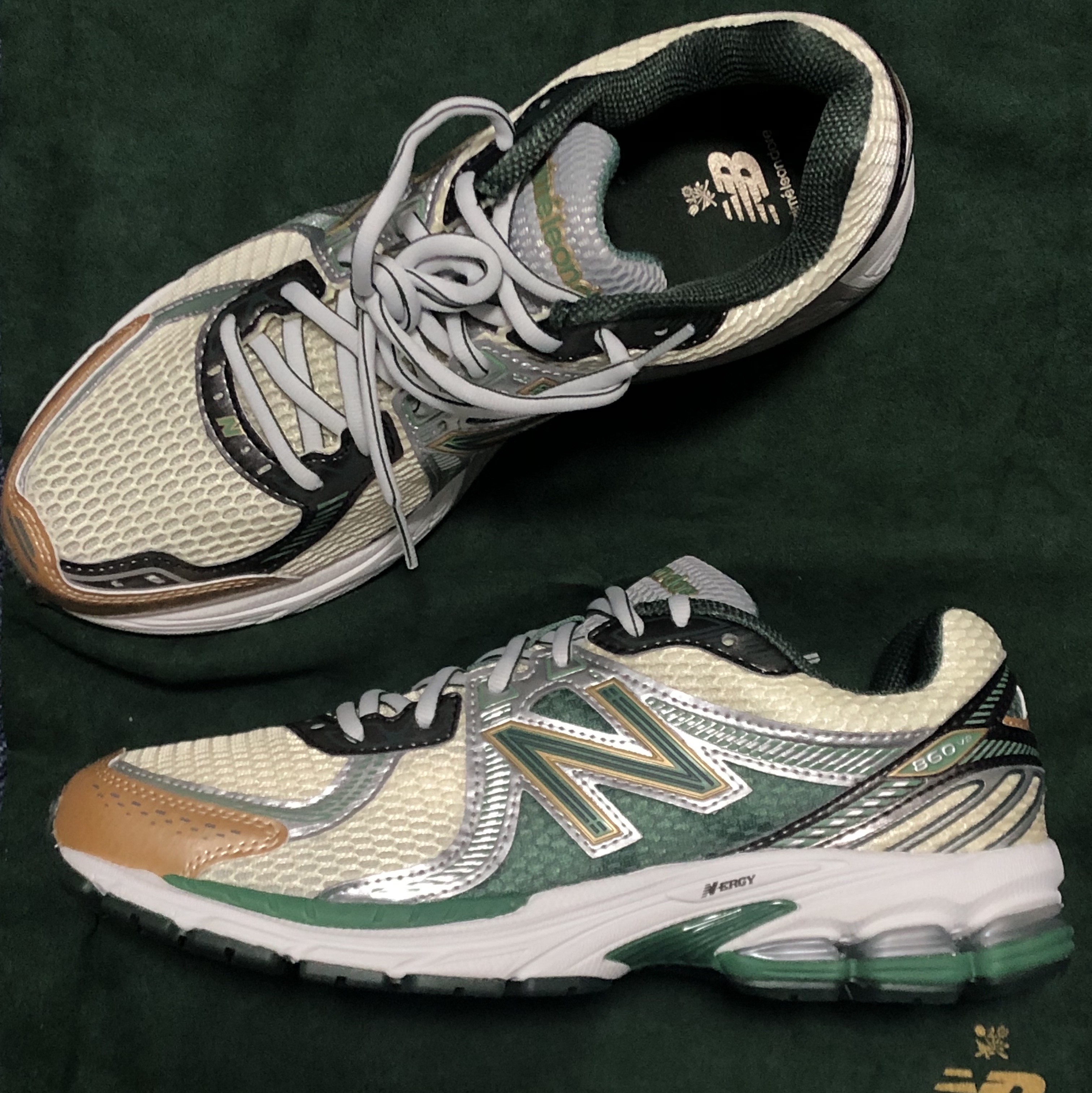New Balance x Aime Leon Dore 860v2 Green 착용 스타일 - 1