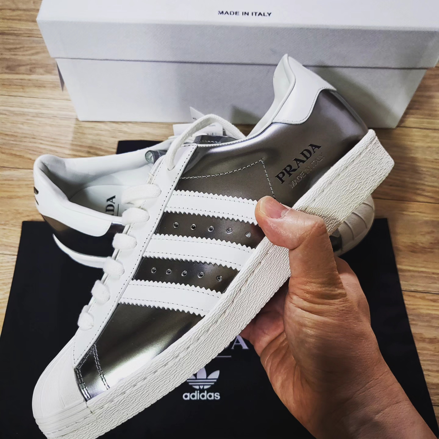 Adidas x Prada Superstar Metallic Silver 착용 스타일 - 1