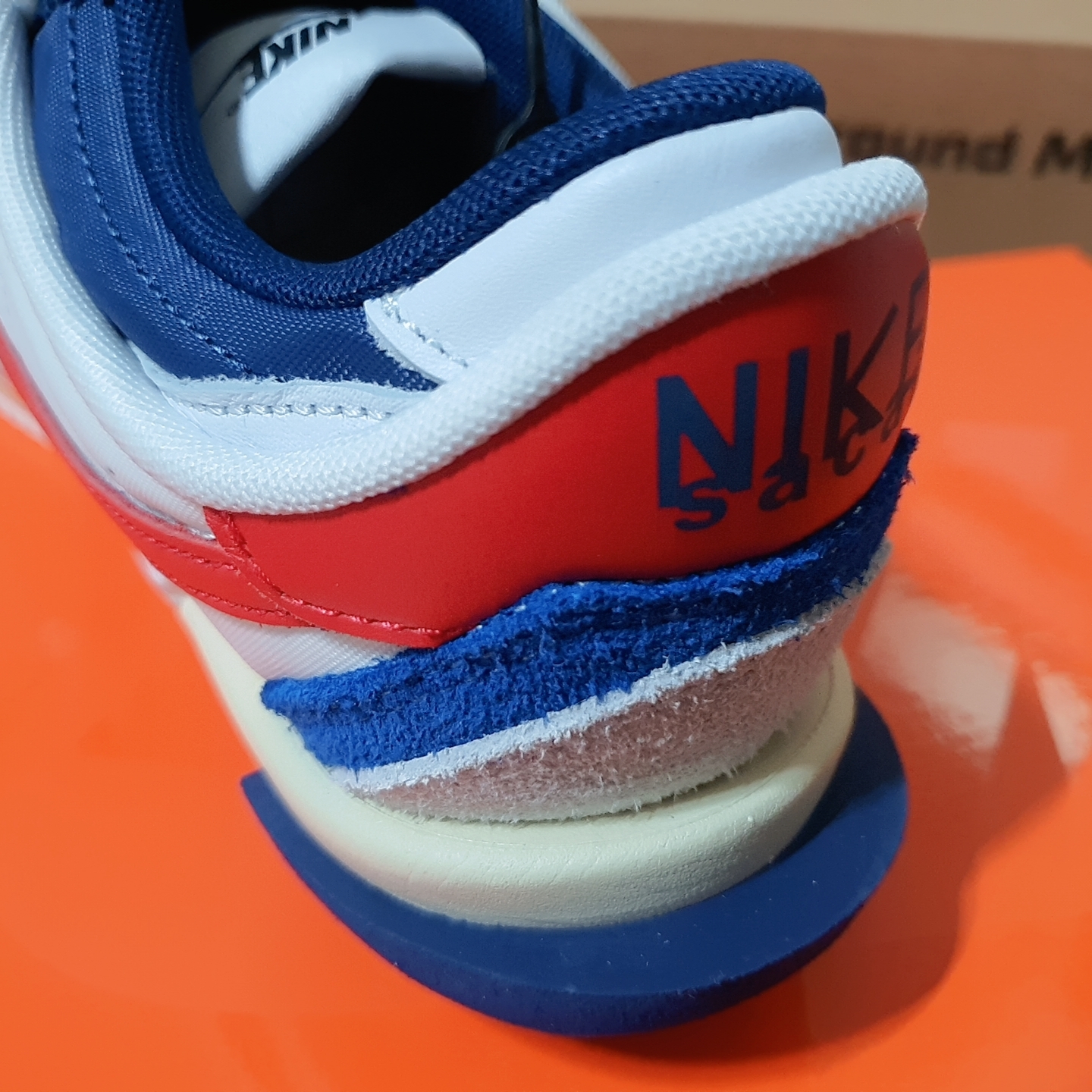 Nike x Sacai Zoom Cortez SP White and University Red 착용 스타일 - 2