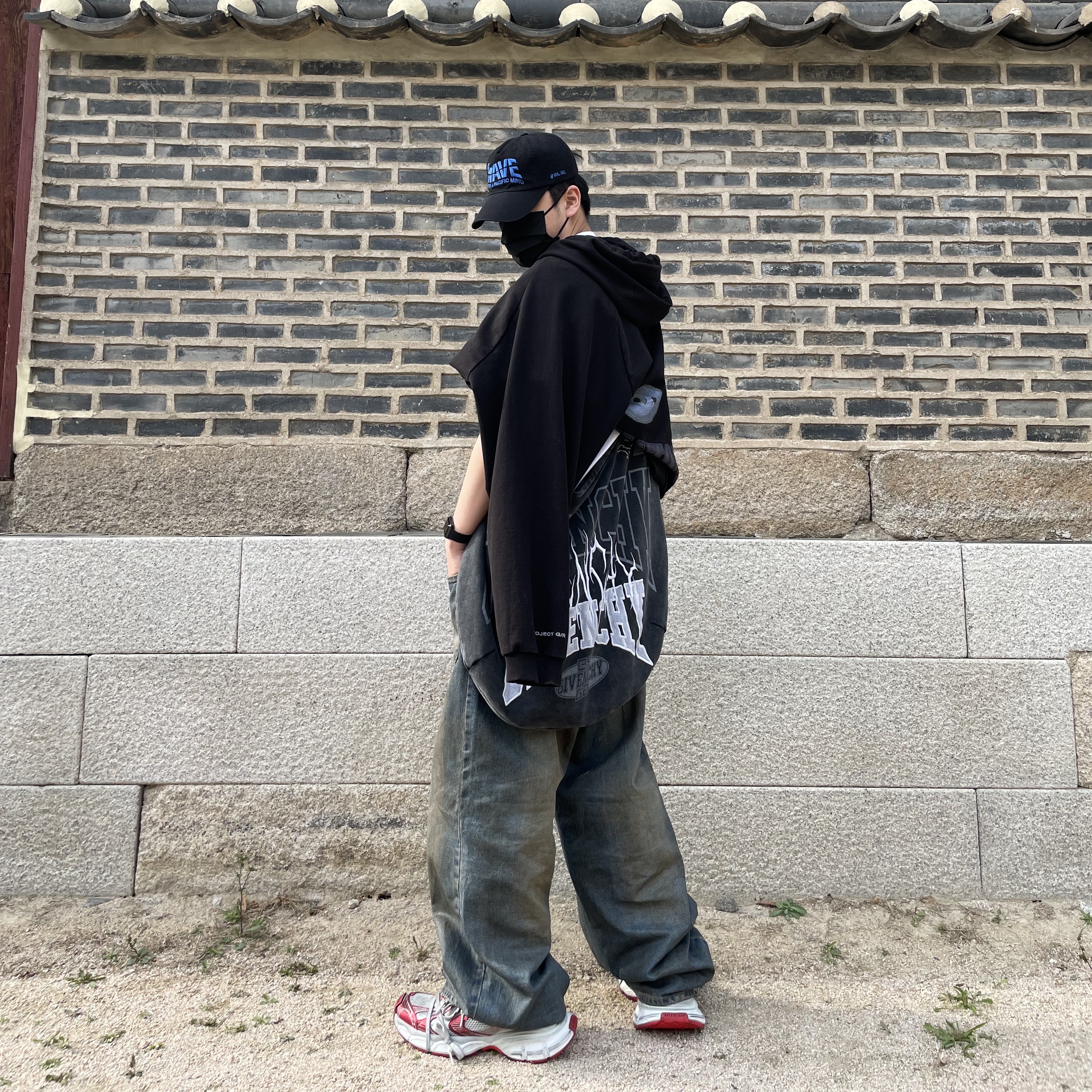 Balenciaga 3XL Sneakers White Red, Project G/R Mind Slaughter Vintage Washeed Hoodie Black 착용 스타일 - 2