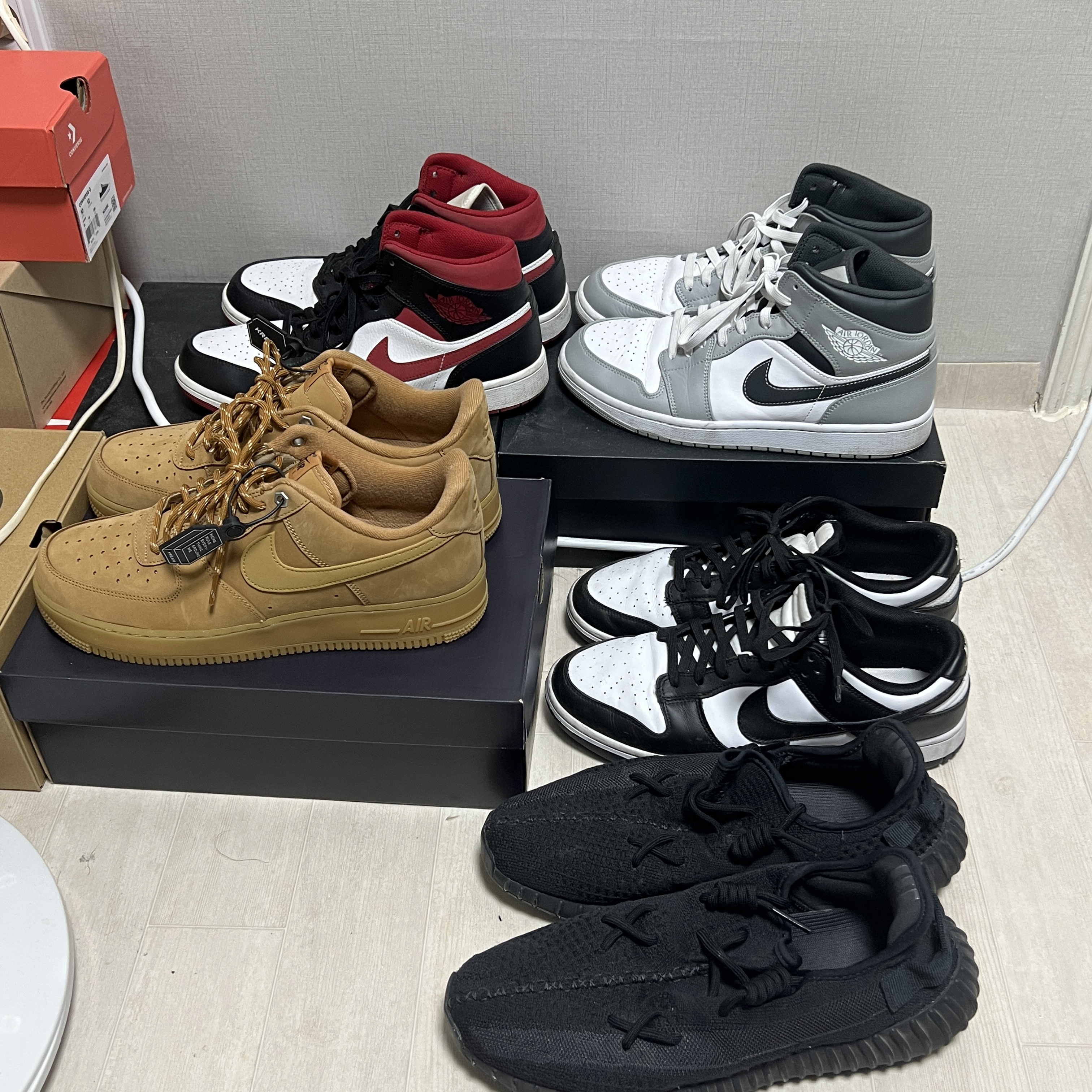 Nike Air Force 1 '07 WB Flax, Nike Dunk Low Retro Black 착용 스타일