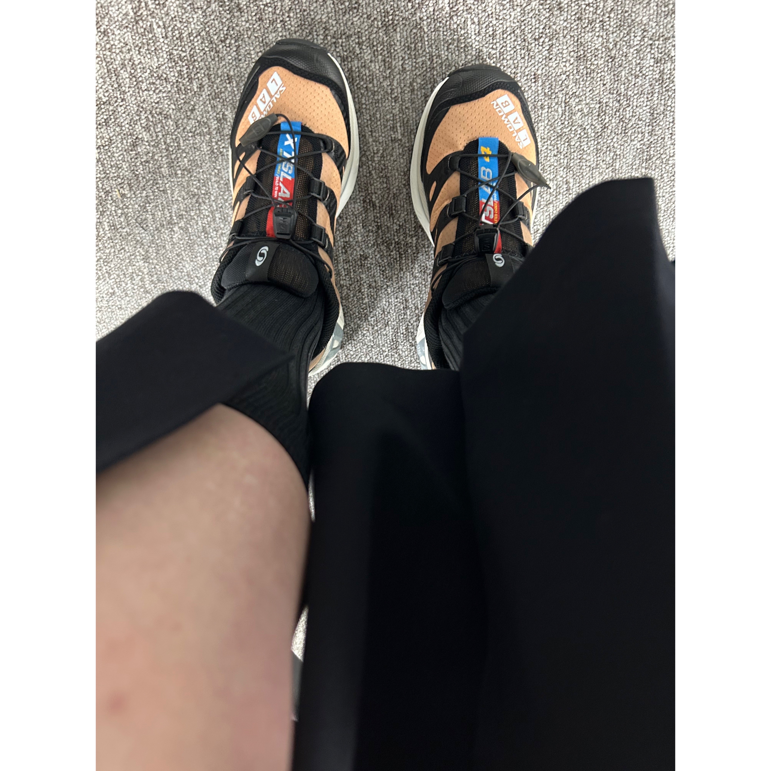 Salomon XT-4 Tobacco Brown 착용 스타일