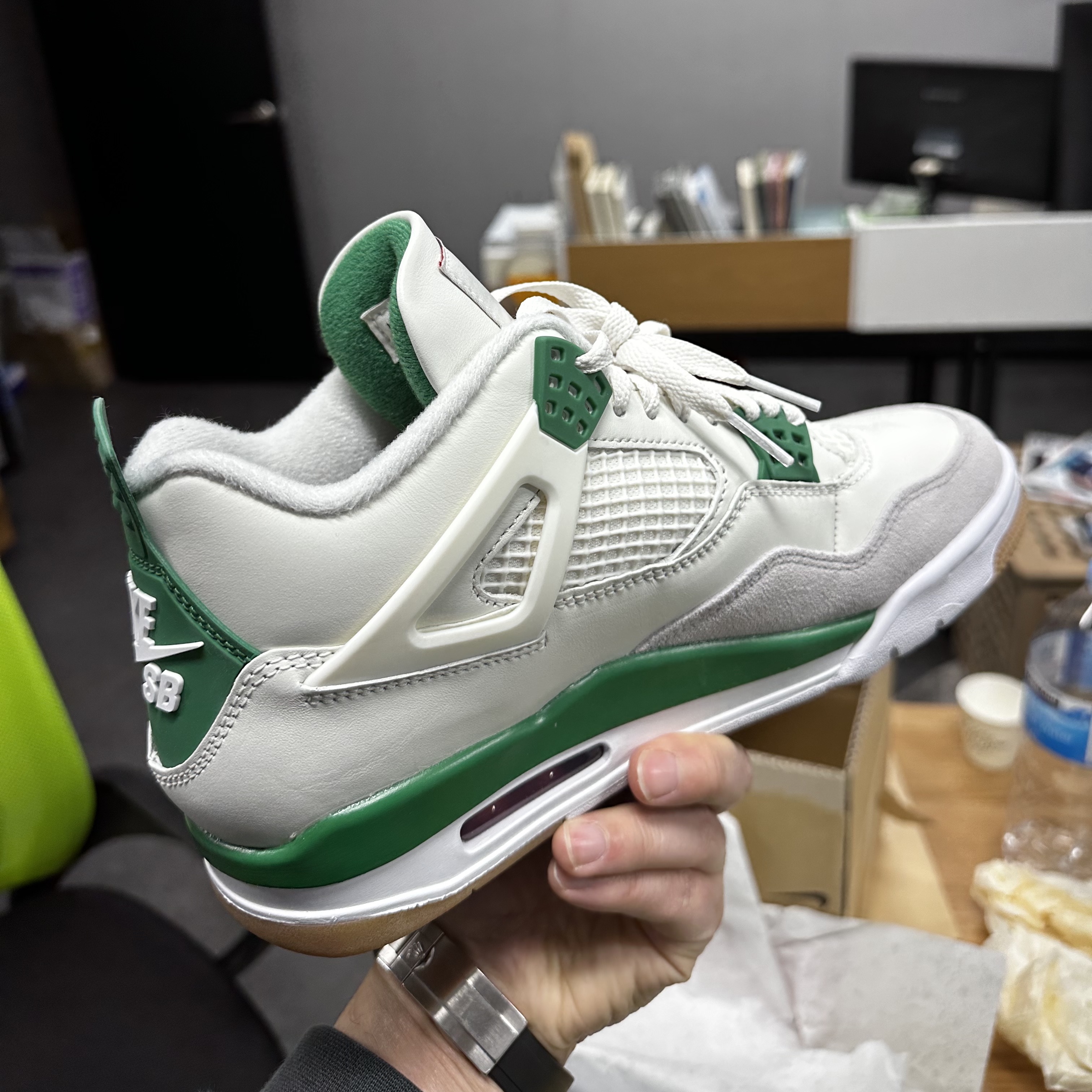 Jordan 4 x Nike SB Retro SP Pine Green 착용 스타일 - 4