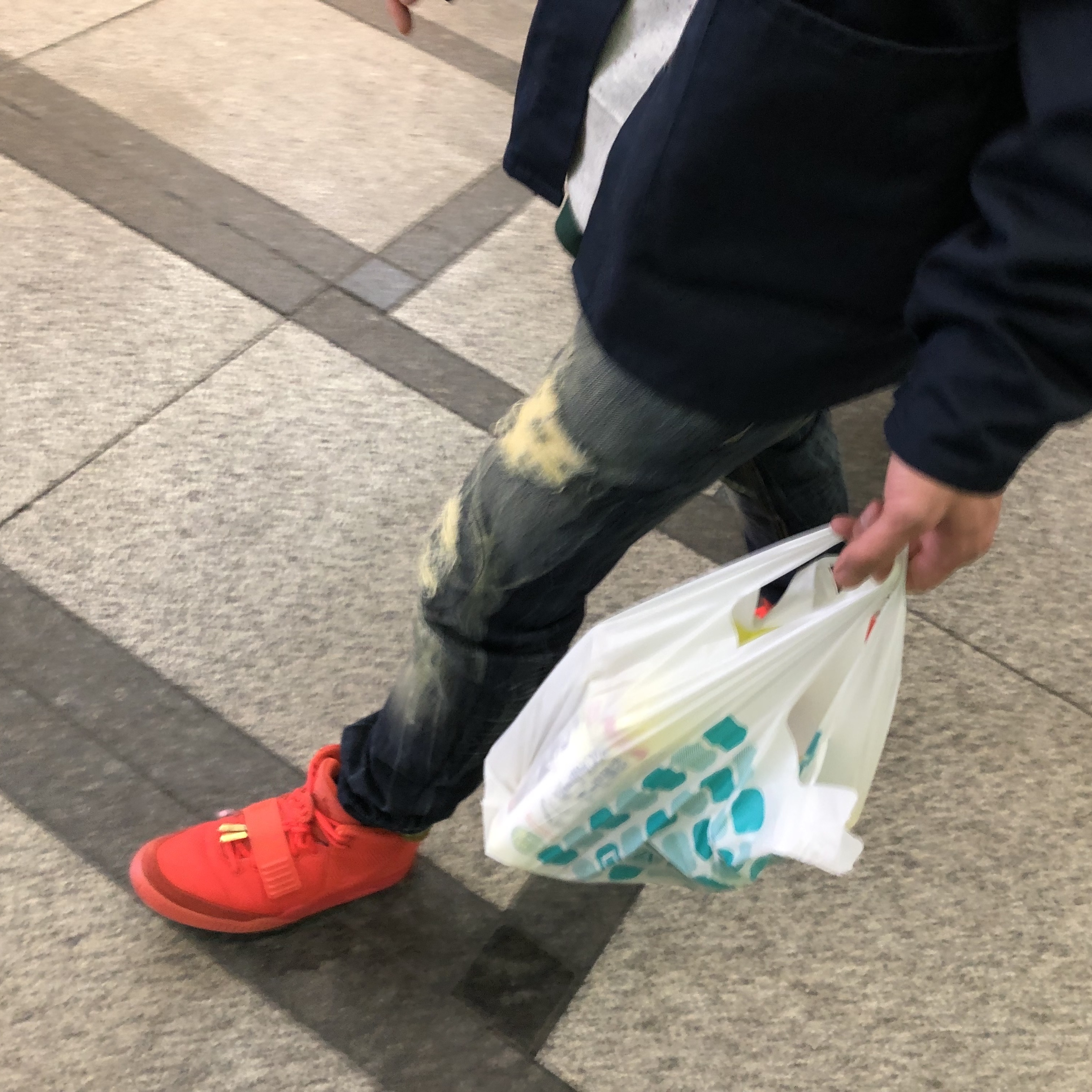 Nike Air Yeezy 2 Red October 착용 스타일 - 2