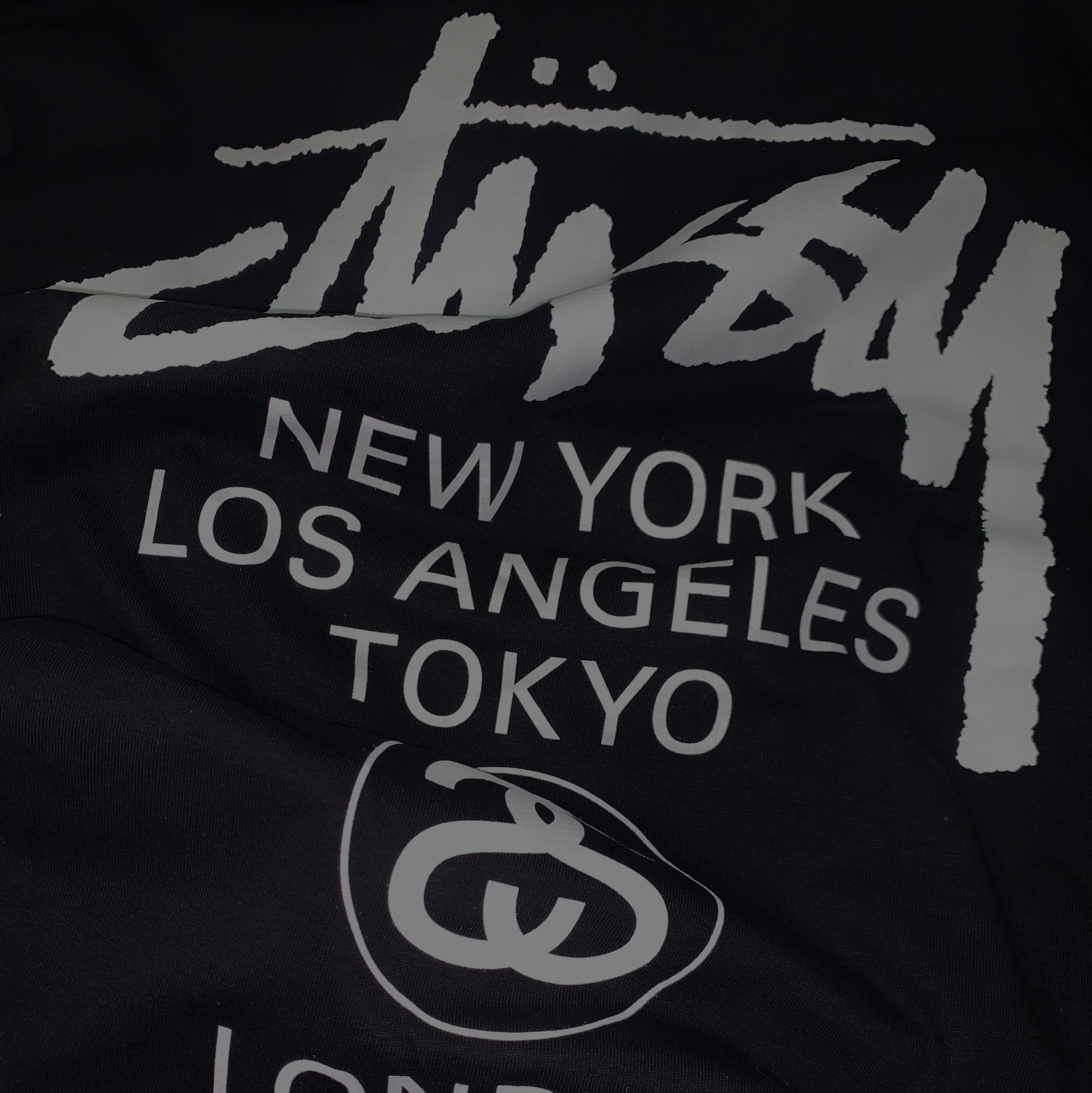 Stussy World Tour T-Shirt Black 2023 착용 스타일