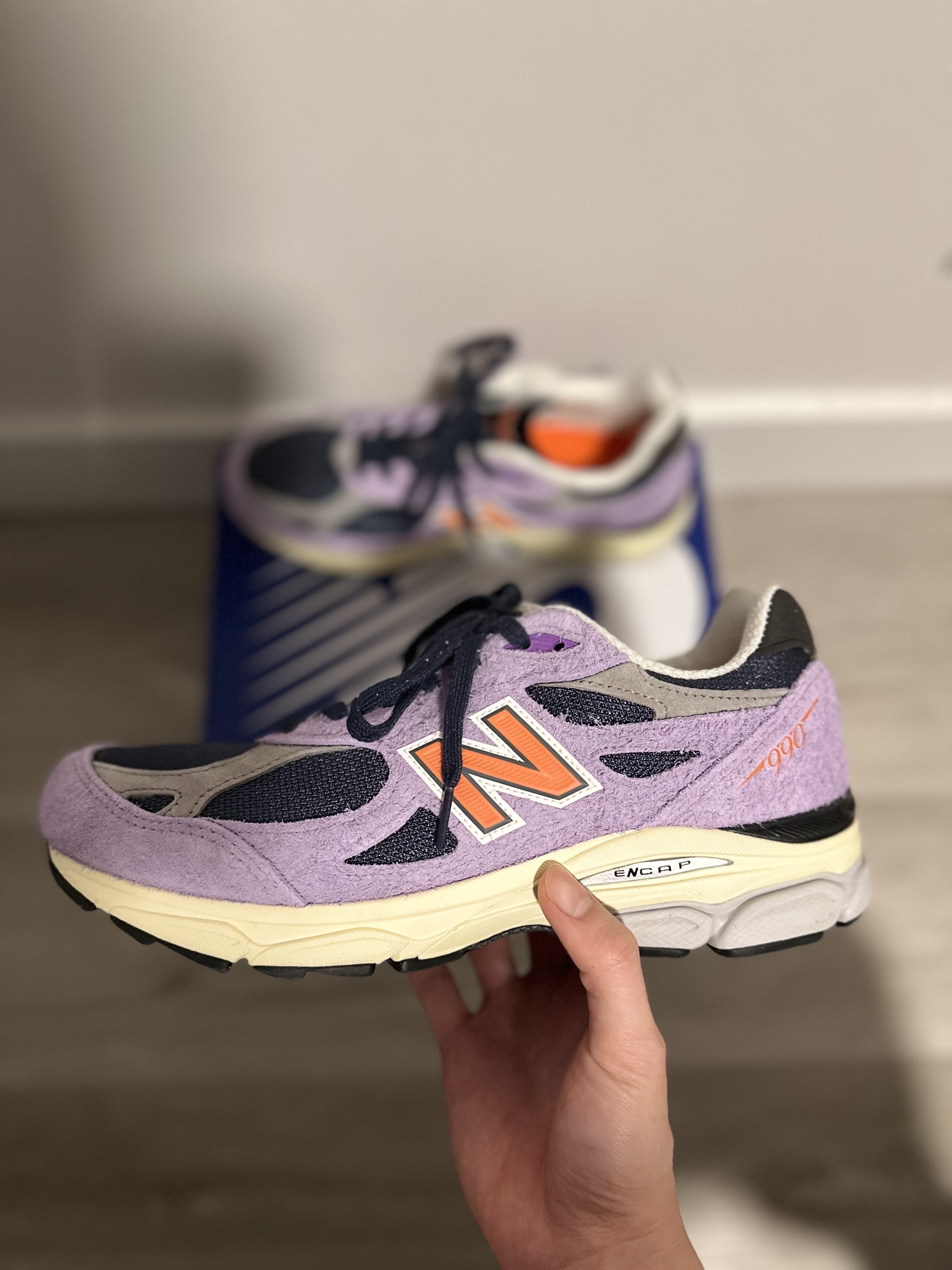 New Balance 990v3 Made in USA Raw Amethyst 착용 스타일 - 1