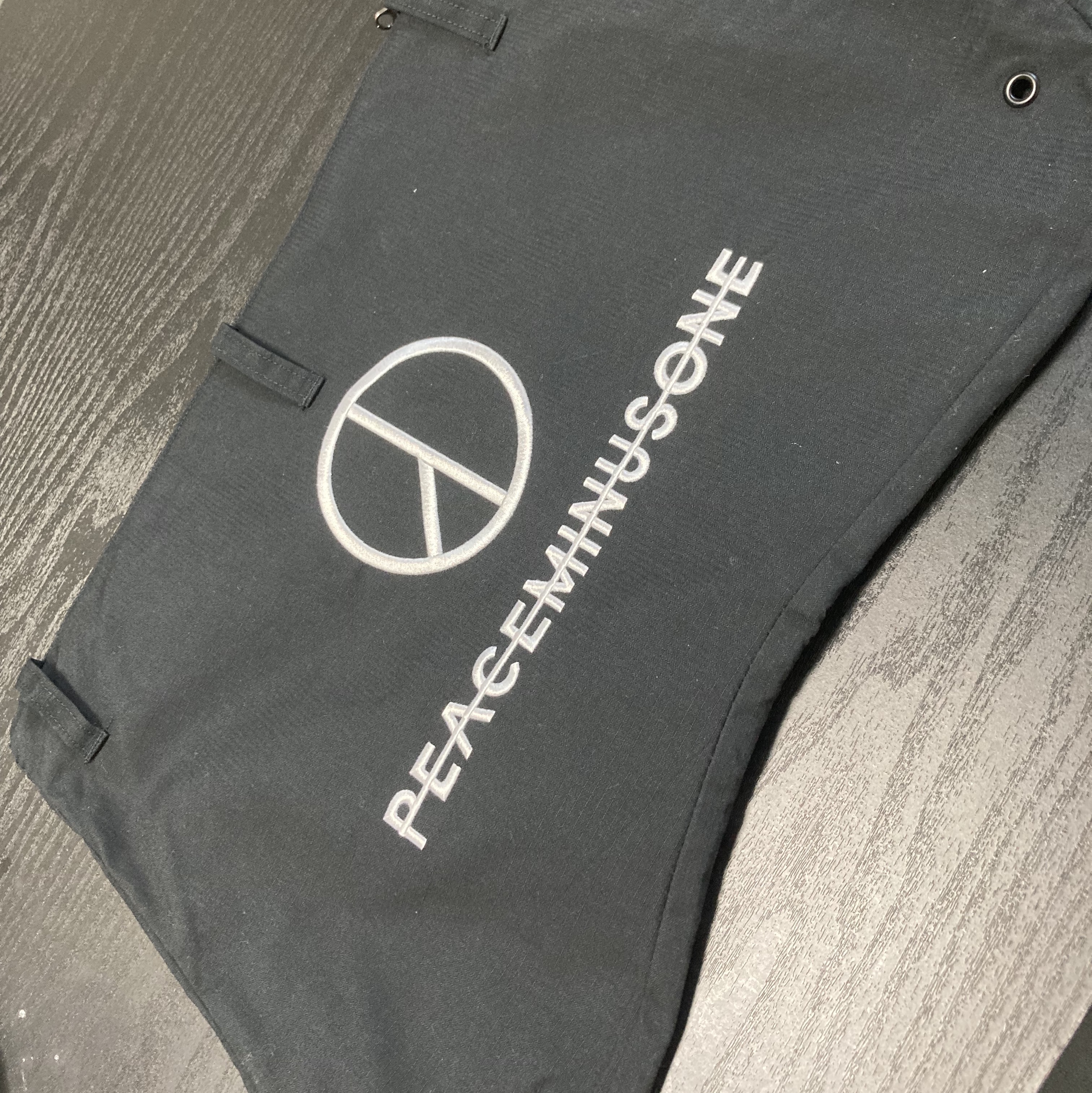 Nike x Peaceminusone Wide Pants Black (DR0096-010) 착용 스타일 - 1