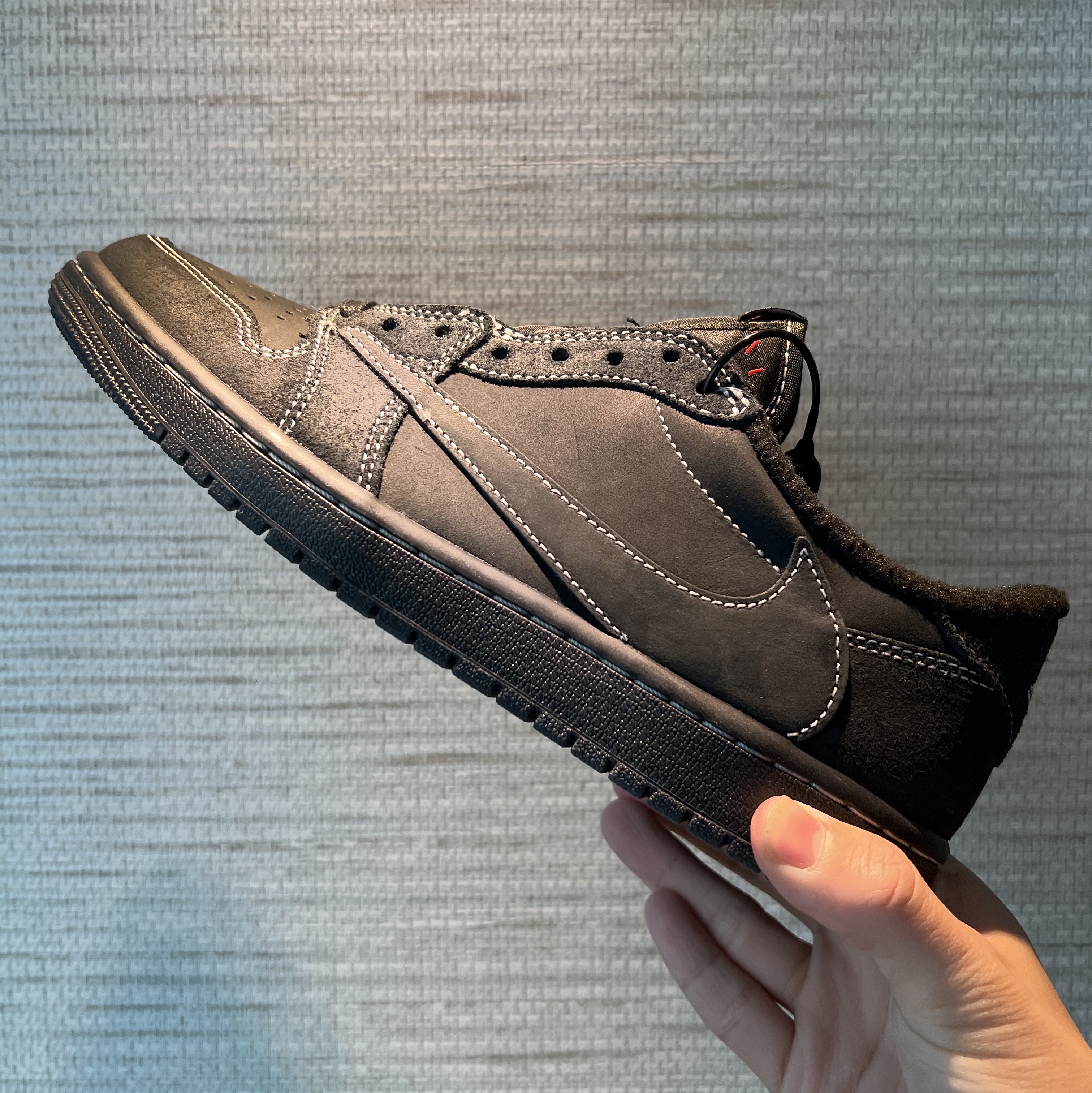 Jordan 1 x Travis Scott Retro Low OG SP Black Phantom 착용 스타일