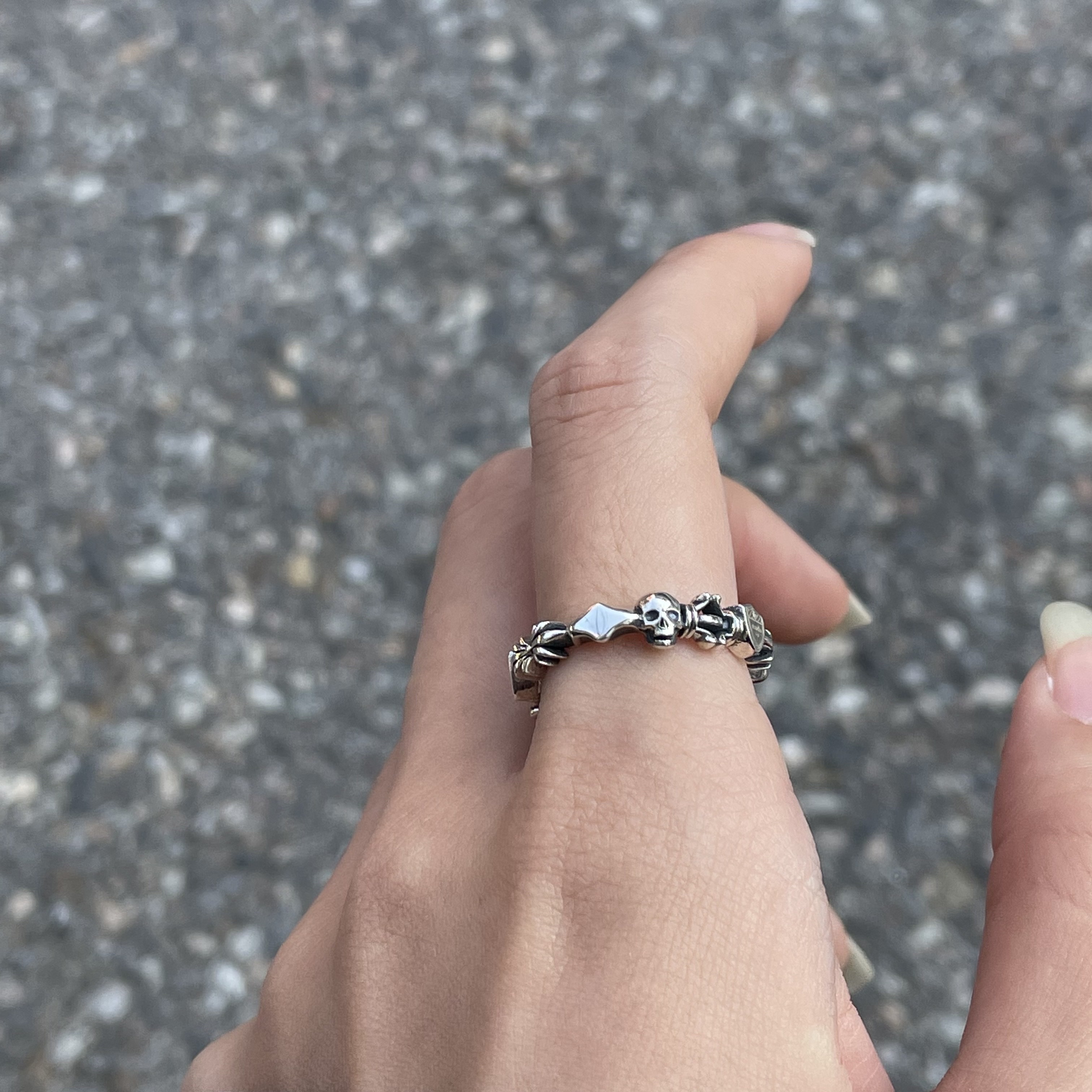 Scudo Signature Link Slim Ring 착용 스타일