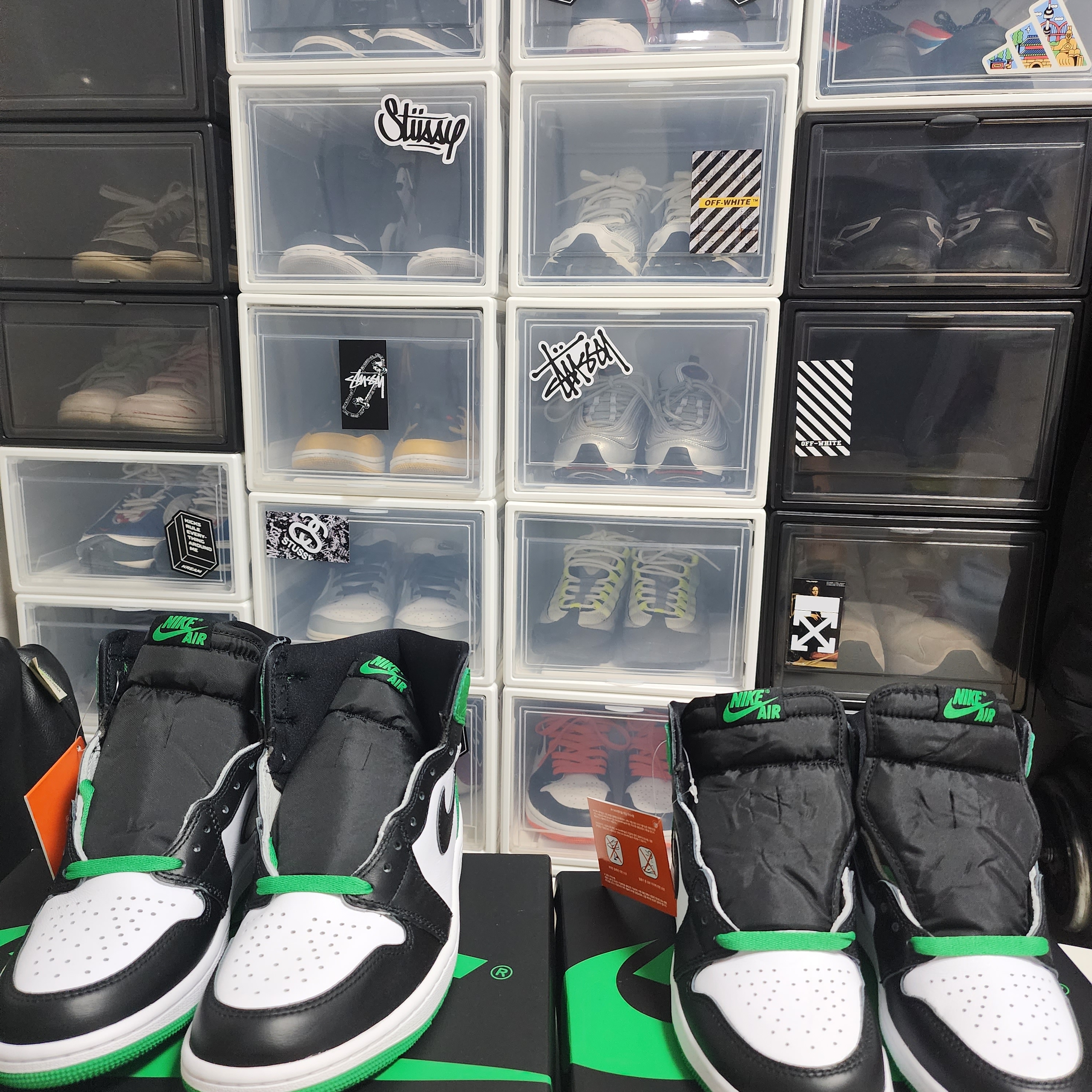 Jordan 1 Retro High OG Black and Lucky Green, (GS) Jordan 1 Retro High OG Black and Lucky Green 착용 스타일 - 4