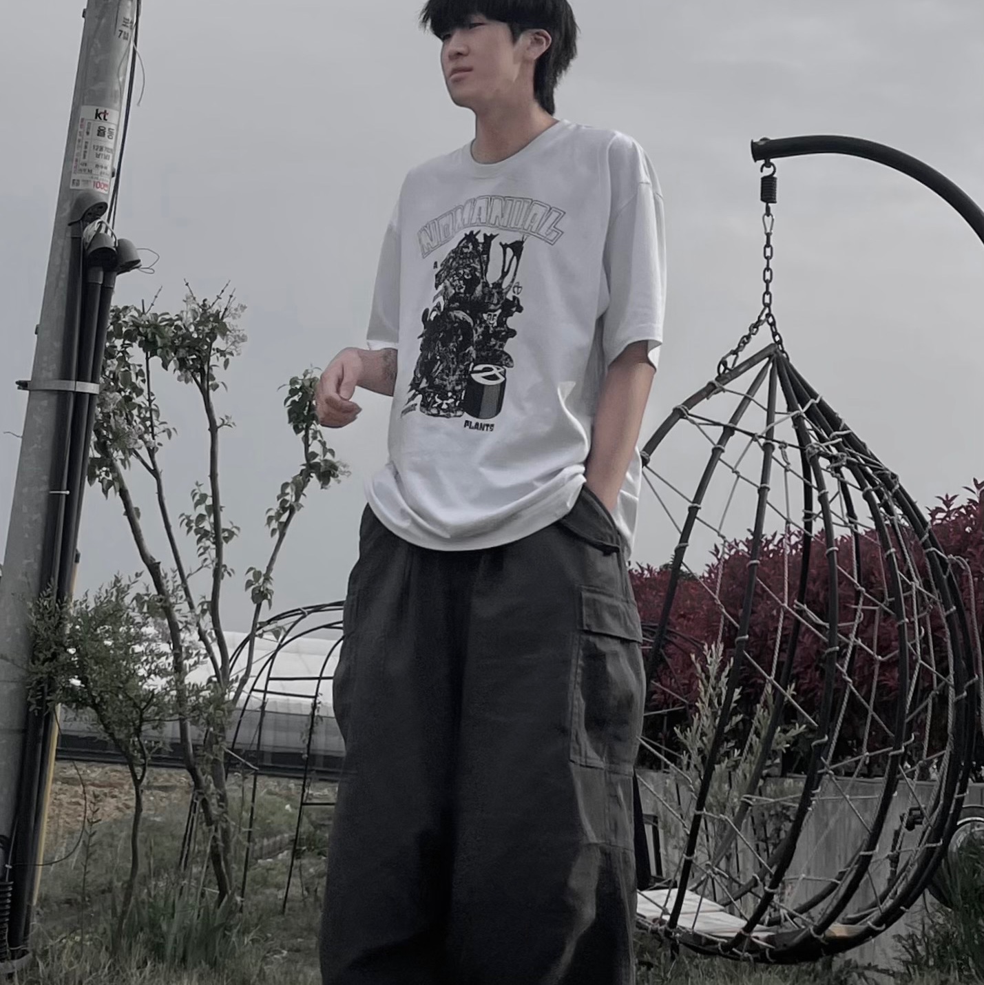 Nonnod x Shinsegae BAYC #8446 2-Piece Cropped Hoodie Washed Black, Adidas Yeezy Foam RNNR Stone Sage 착용 스타일 - 4