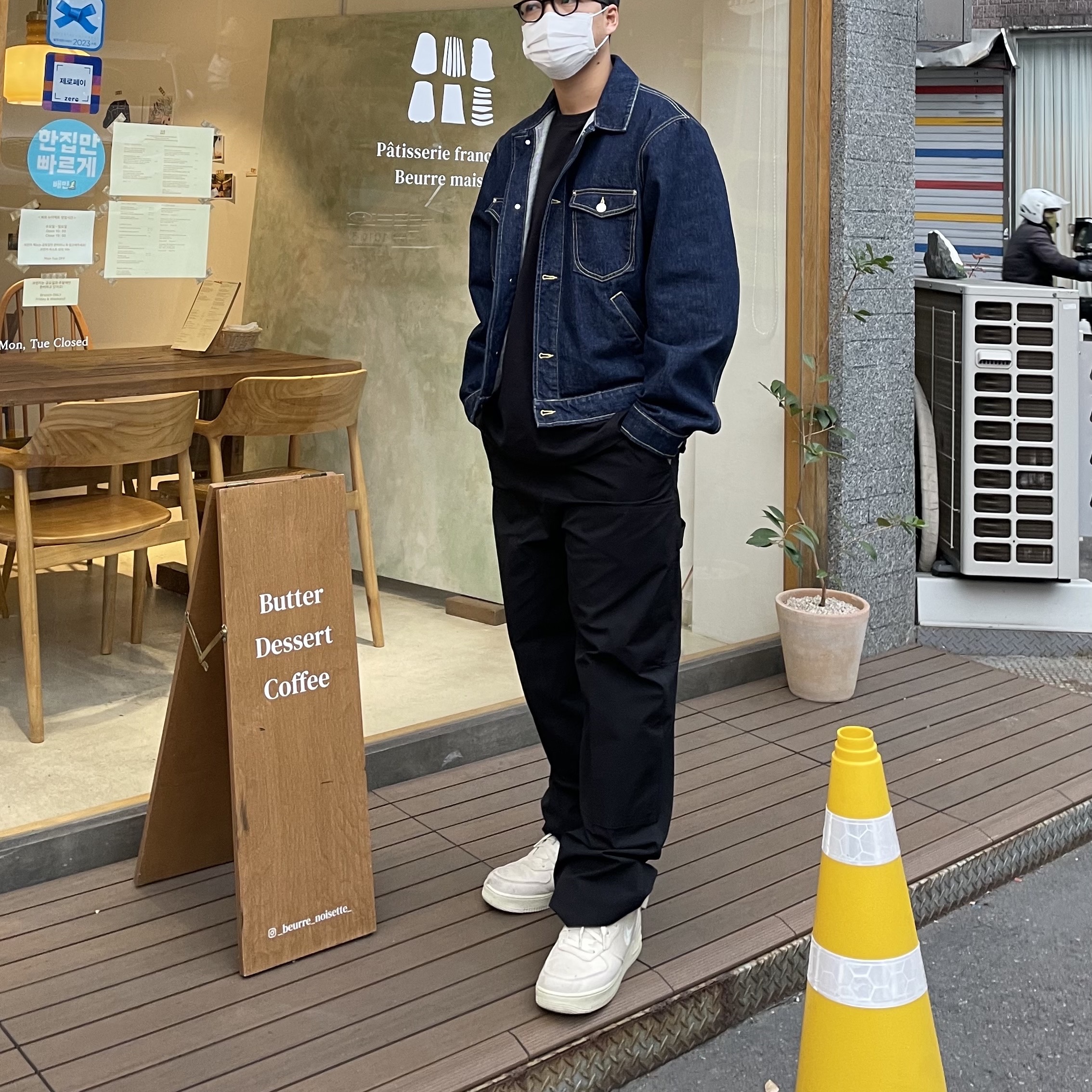 Nike x Stussy Air Force 1 '07 Mid SP Fossil 착용 스타일 - 3