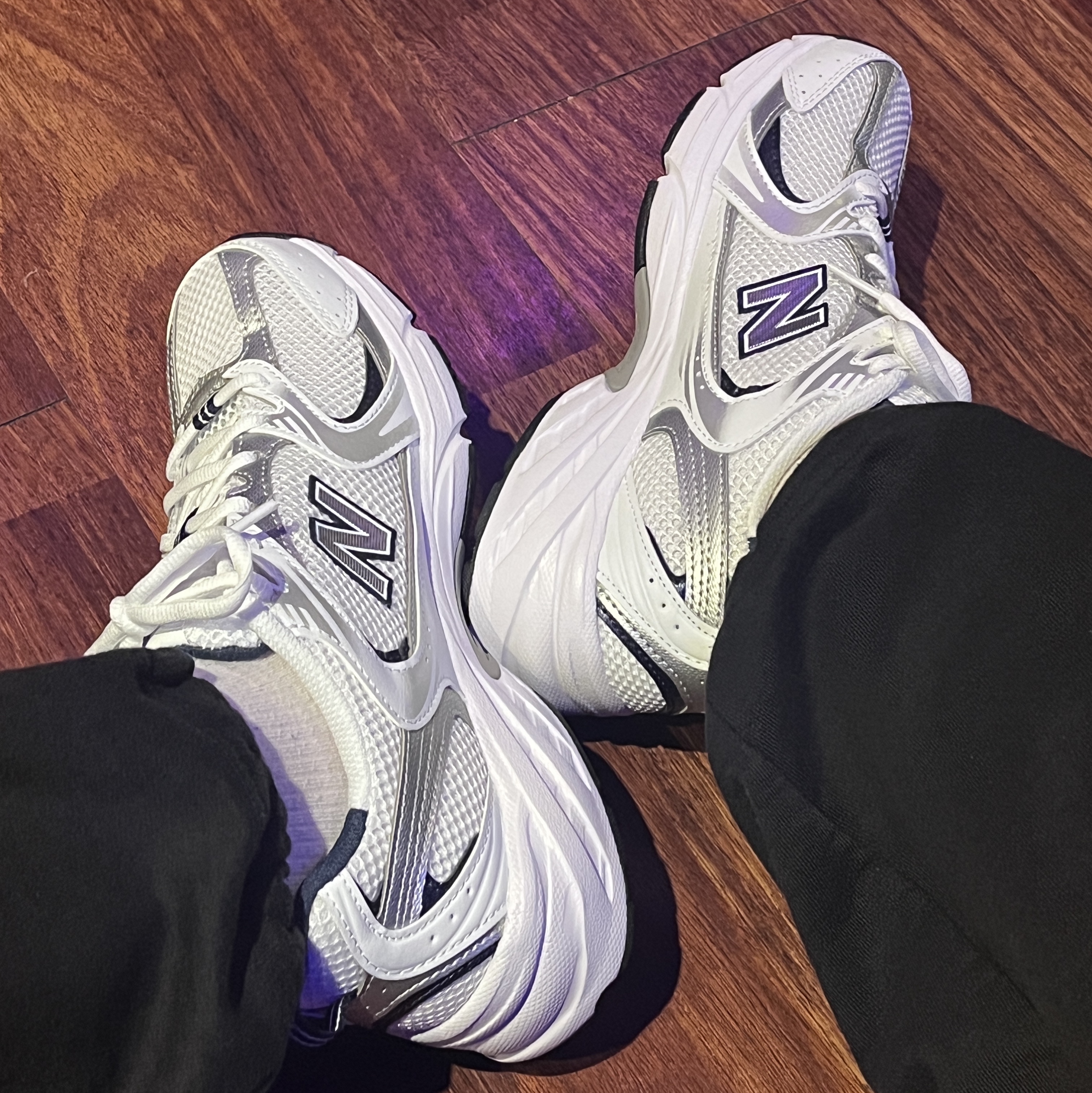 New Balance 530 White 착용 스타일 - 2