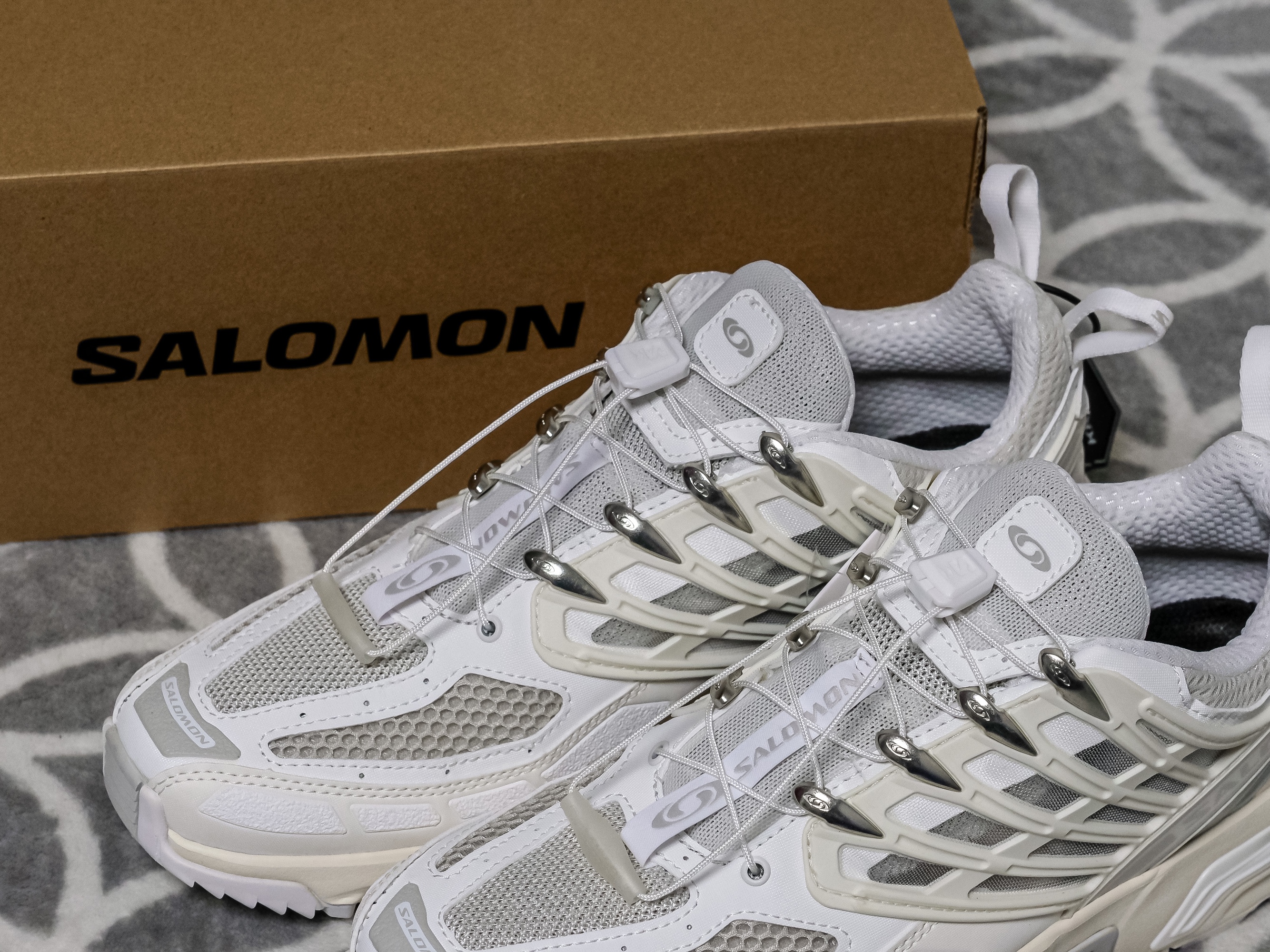 Salomon ACS Pro White Vanilla Ice 착용 스타일 - 2