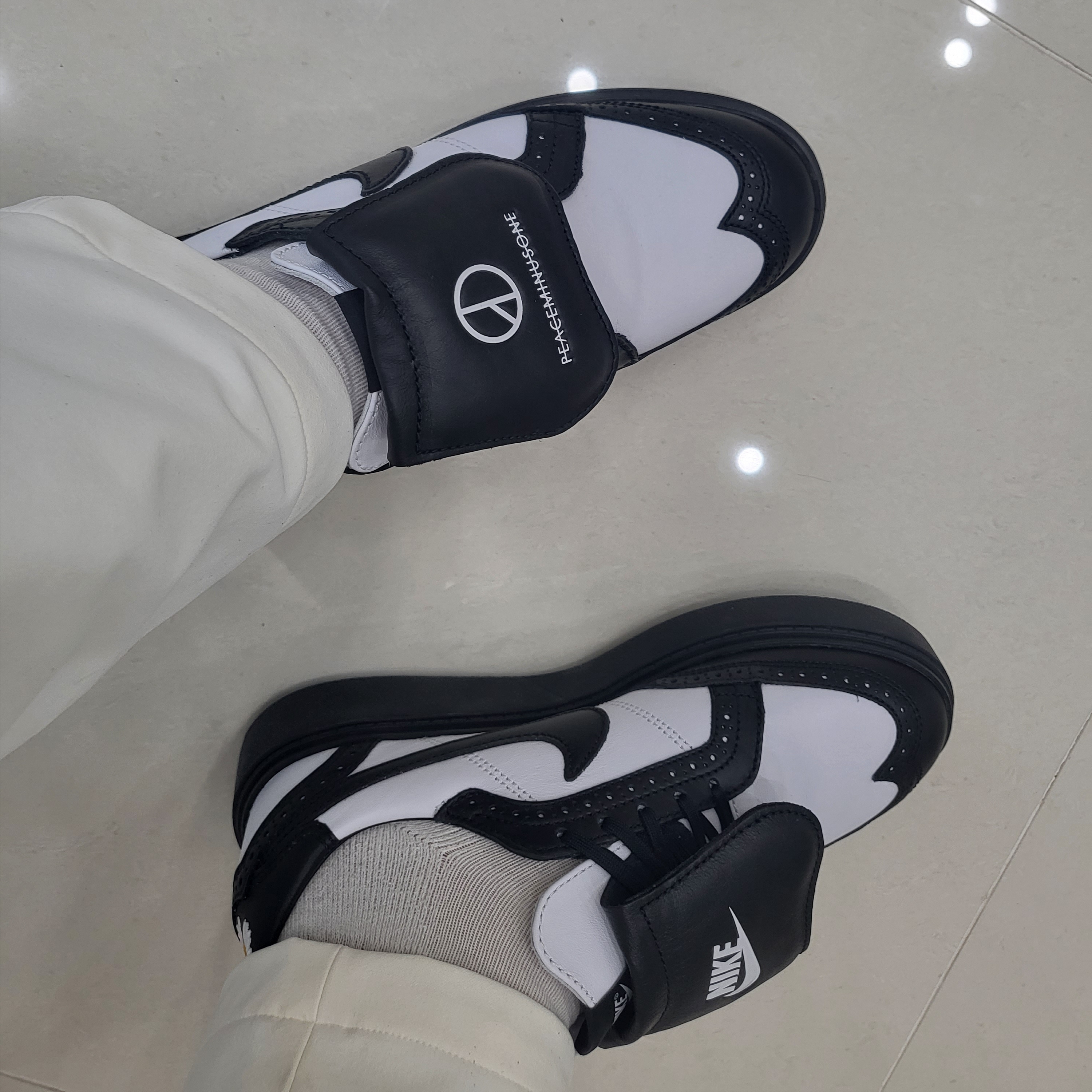 Nike x Peaceminusone Kwondo1 Black and White 착용 스타일