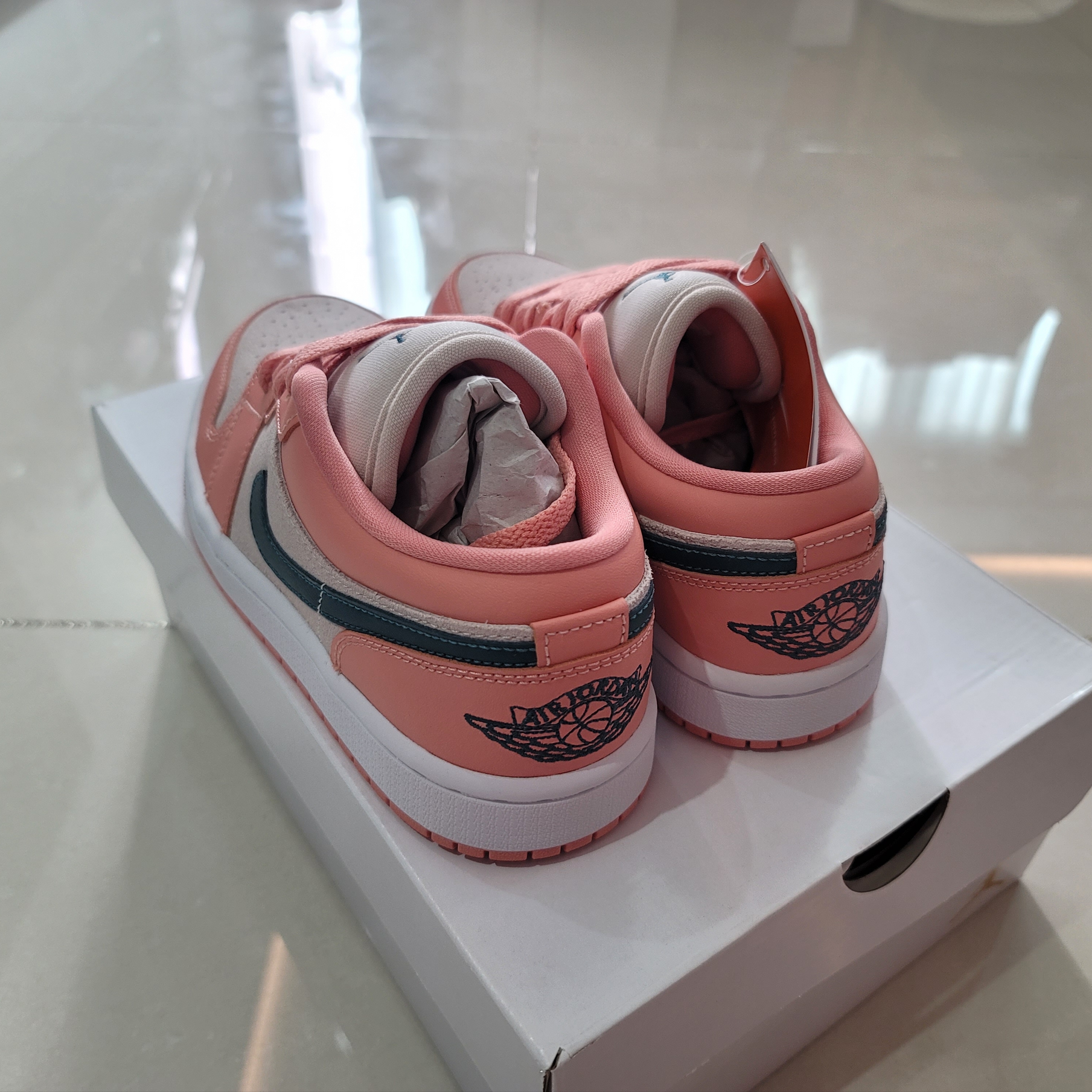 (W) Jordan 1 Low Light Madder Root 착용 스타일 - 3