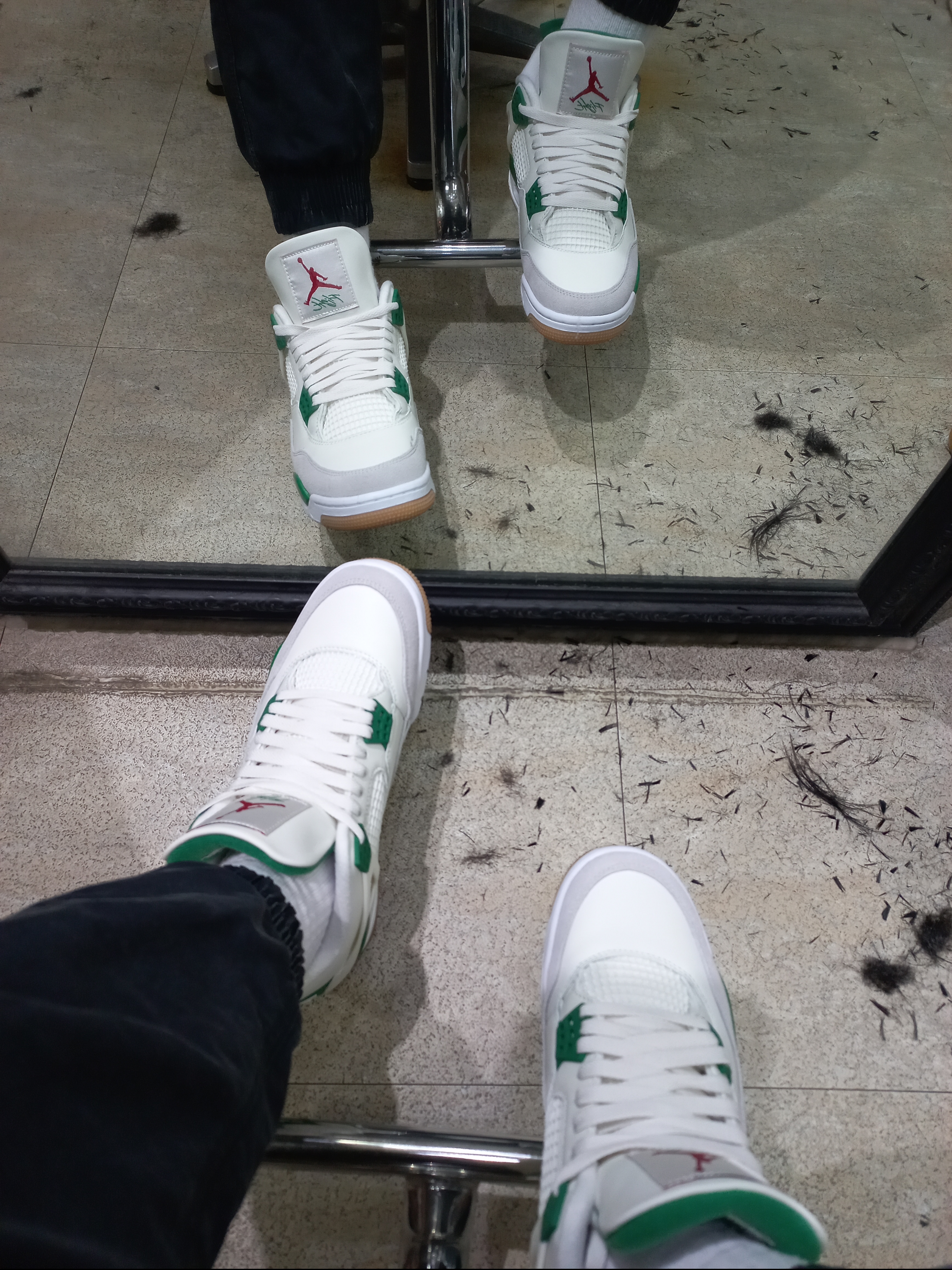 Jordan 4 x Nike SB Retro SP Pine Green 착용 스타일