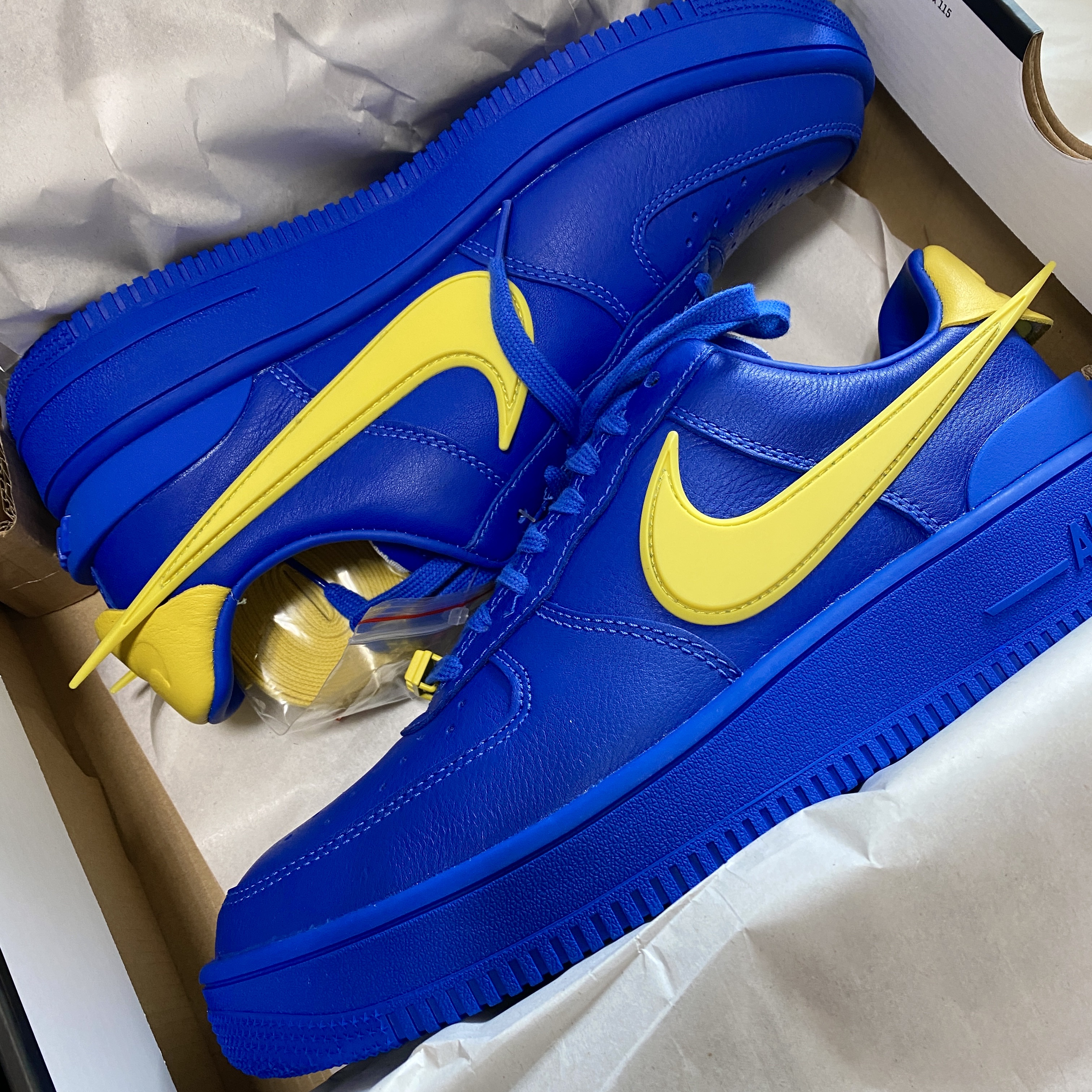 Nike x Ambush Air Force 1 Low SP Game Royal and Vivid Sulfur 착용 스타일