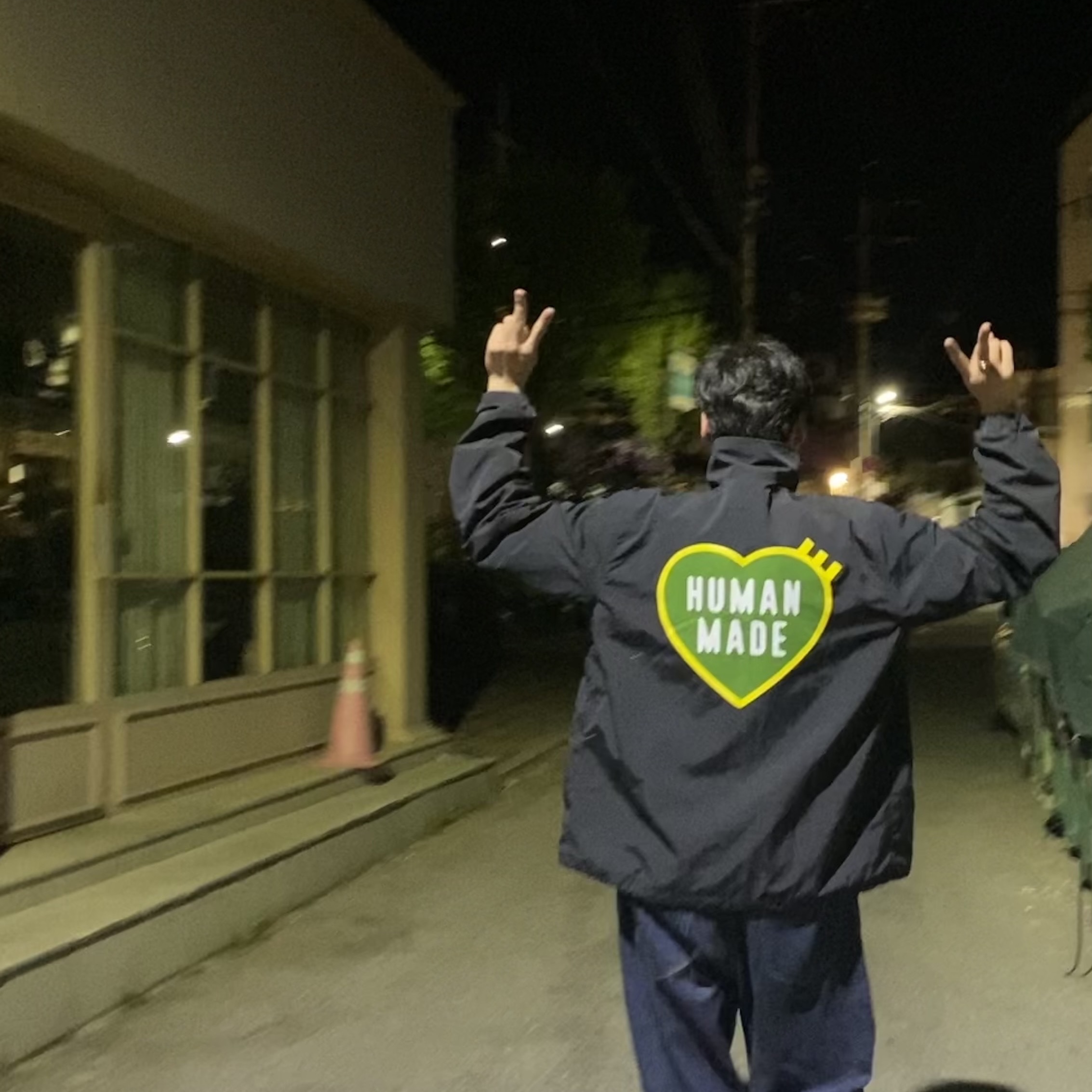 Human Made Coach Jacket Black 착용 스타일 - 2