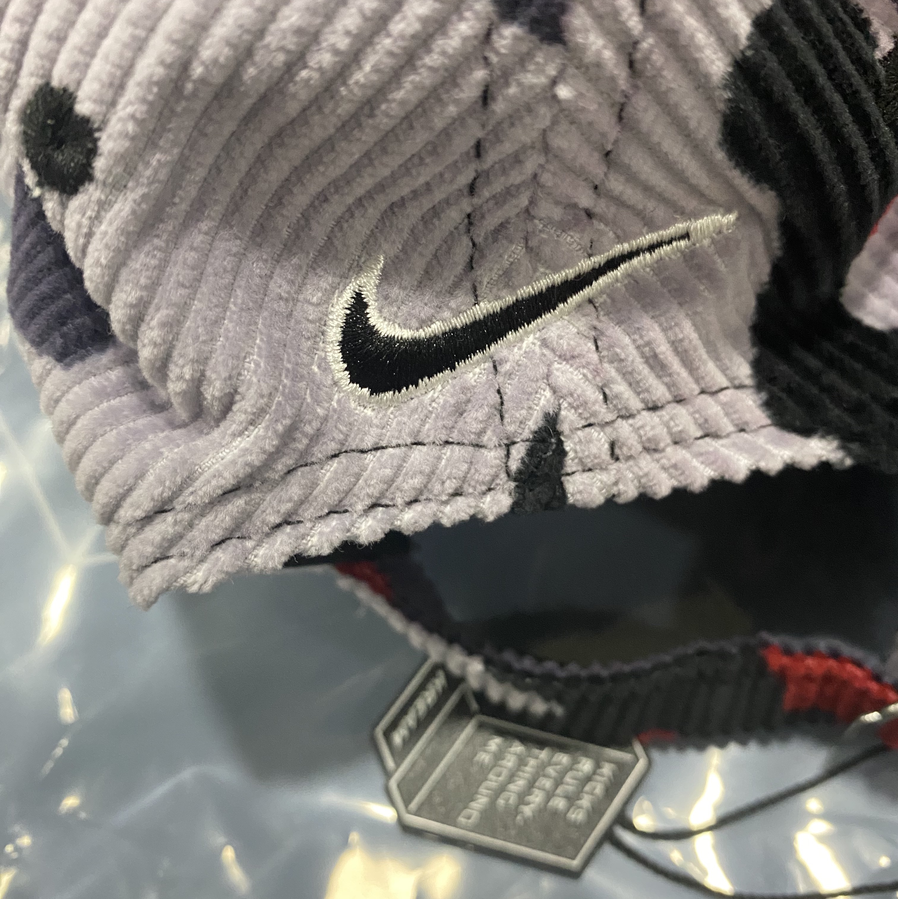 Supreme x Nike Arc Corduroy 6-Panel Red Camo - 22SS 착용 스타일 - 2