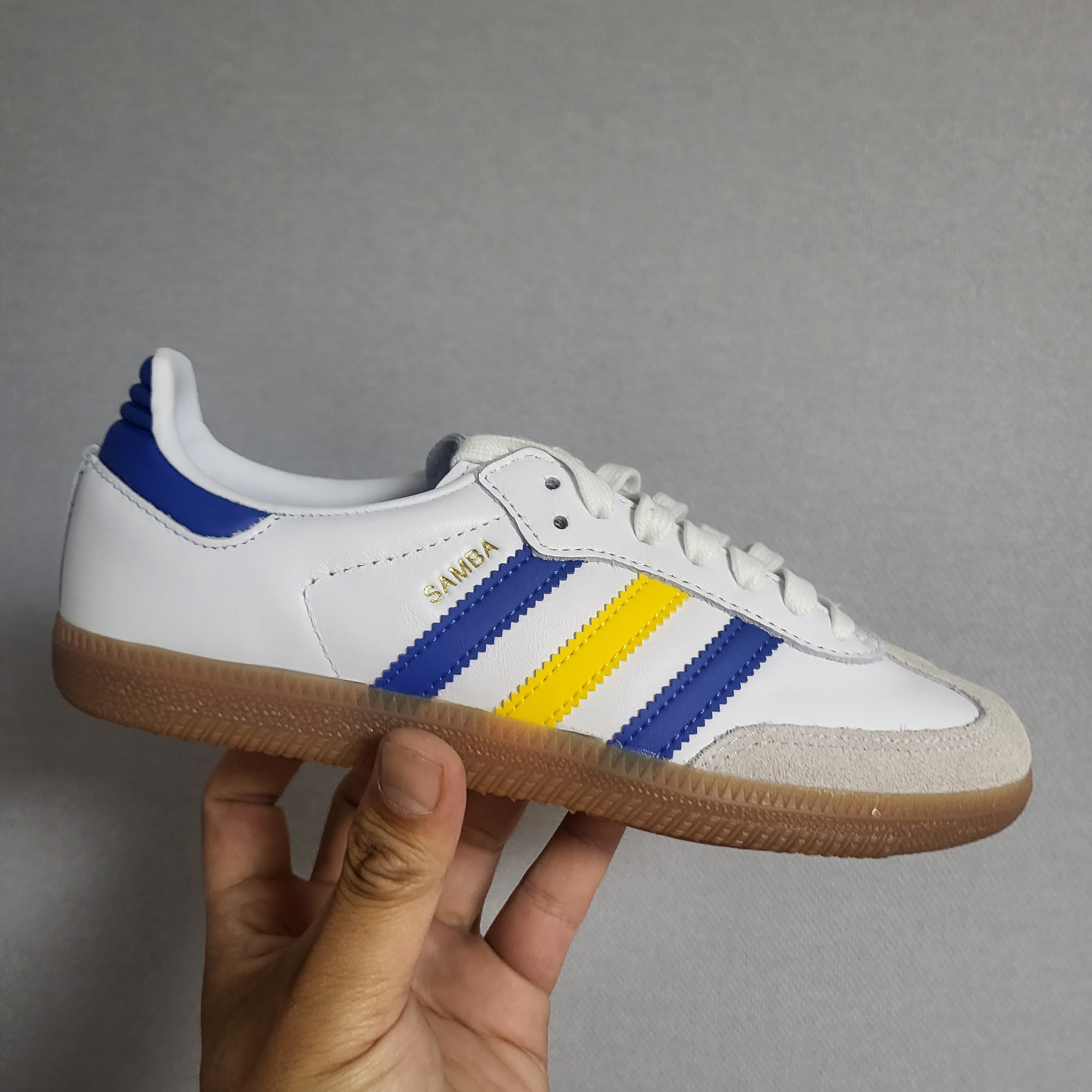 Adidas Samba Team Leeds United FC 착용 스타일