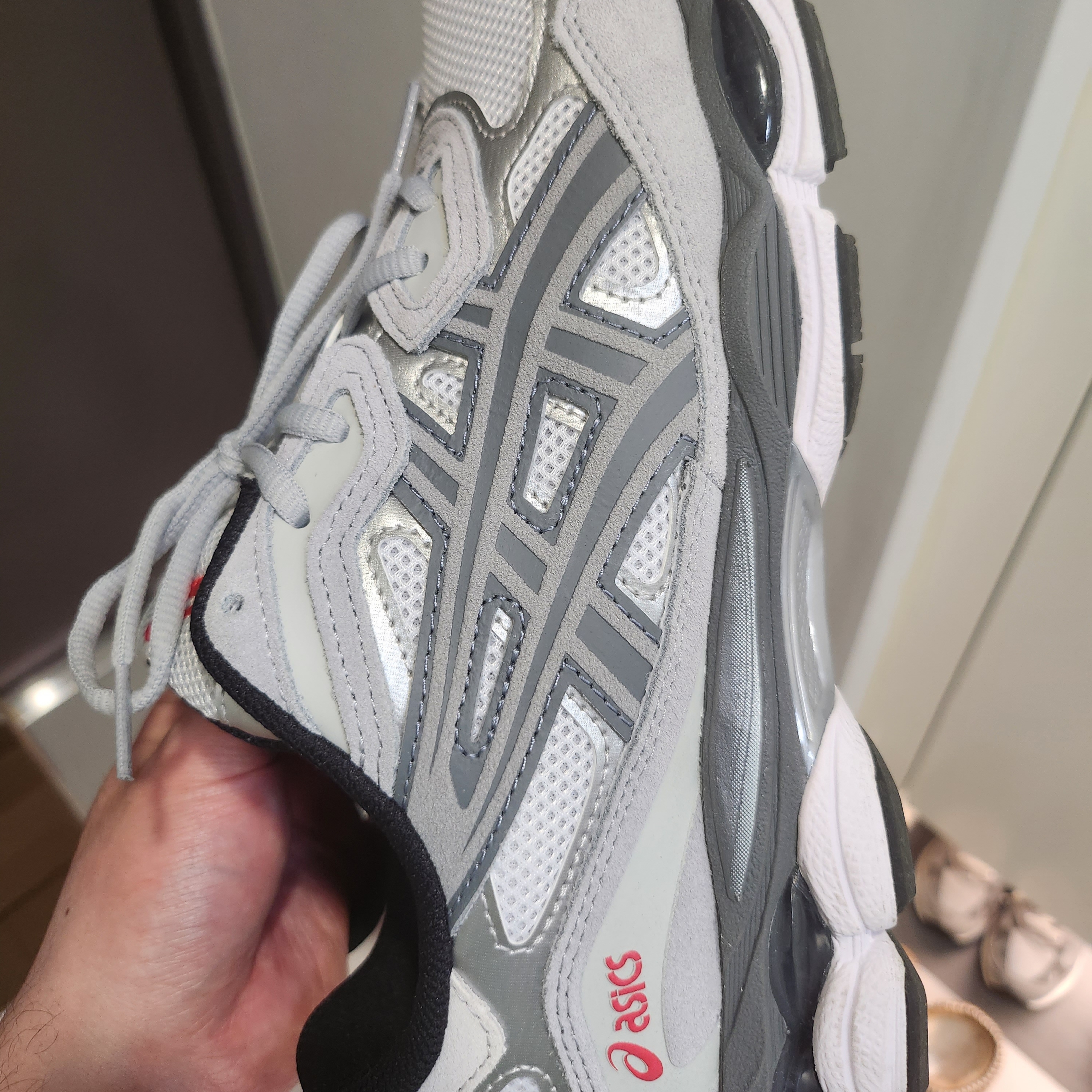 Asics Gel-NYC White Steel Grey 착용 스타일