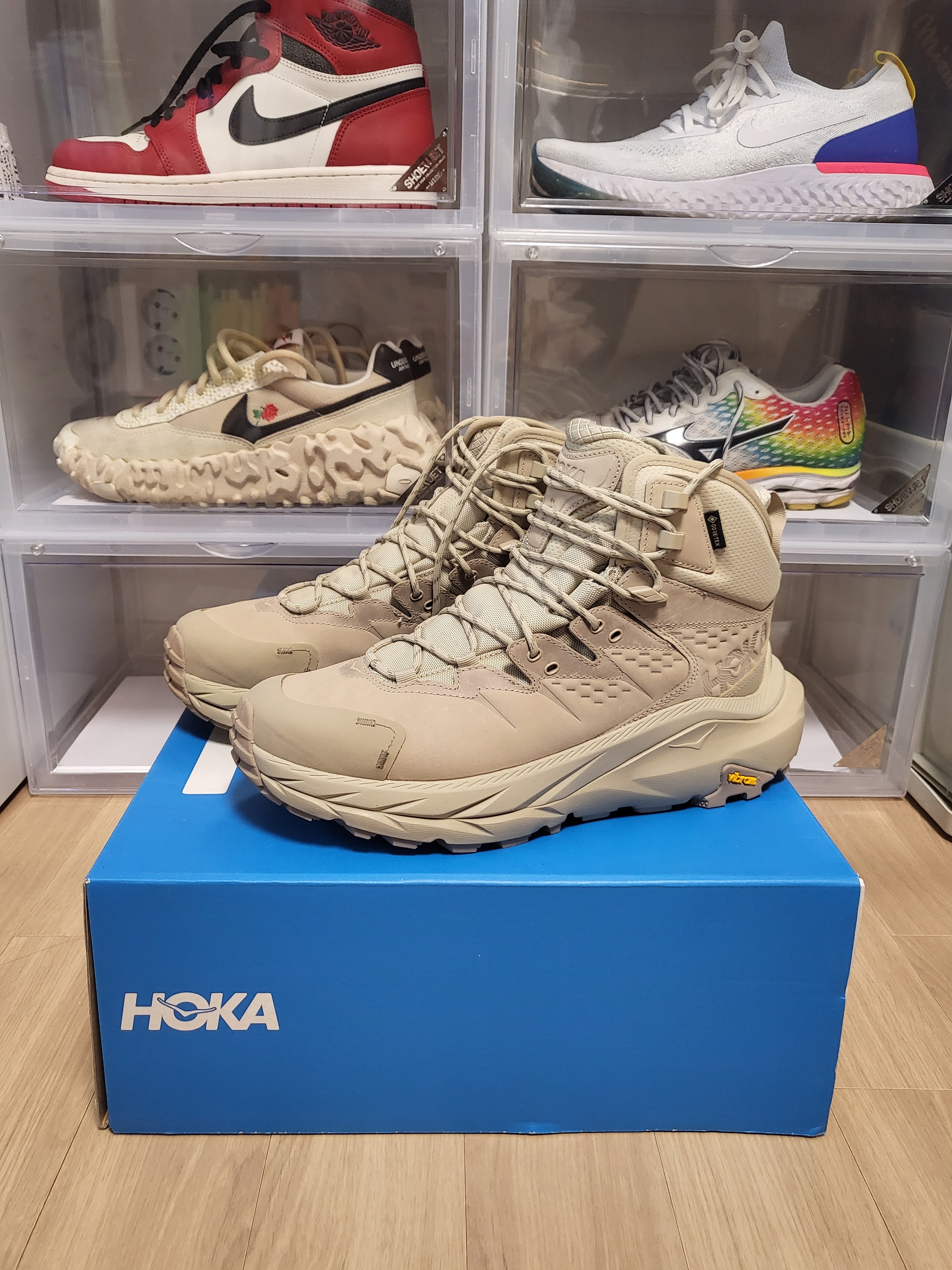 Hoka Kaha 2 Gore-Tex Oxford Tan 착용 스타일