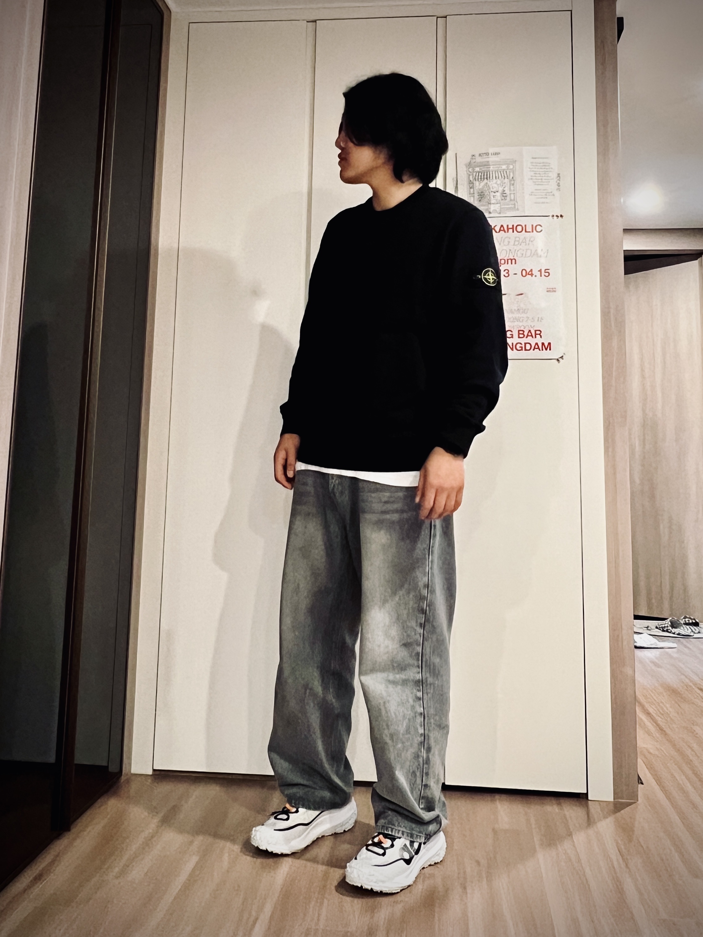 Nike ACG Mountain Fly 2 Low Summit White and Bright Mandarin, Stone Island 63020 Crewneck Sweatshirt Black - 21FW 착용 스타일