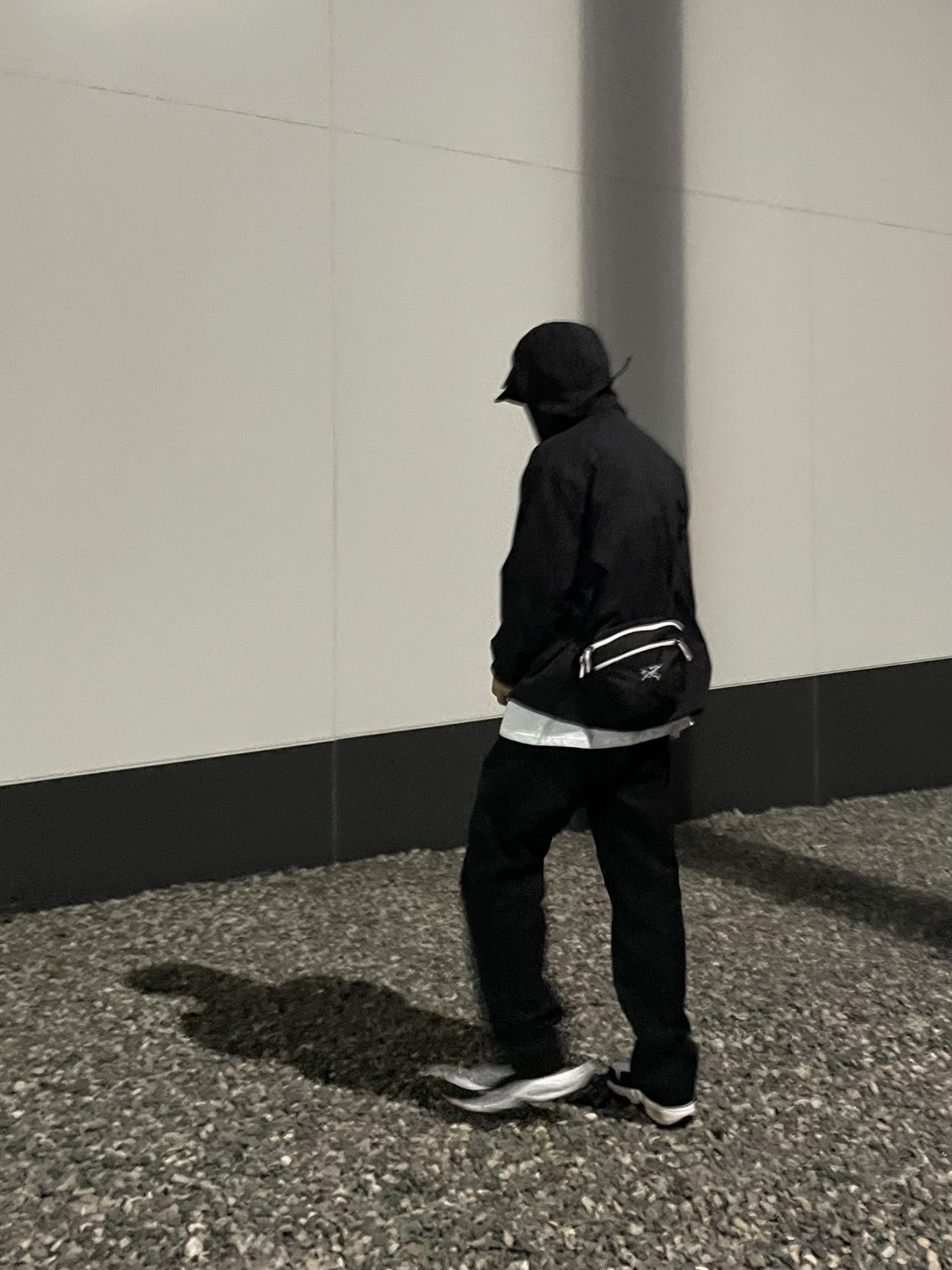 Arc'teryx Cronin Pants Black, Arc'teryx Squamish Hoody Black 착용 스타일 - 4