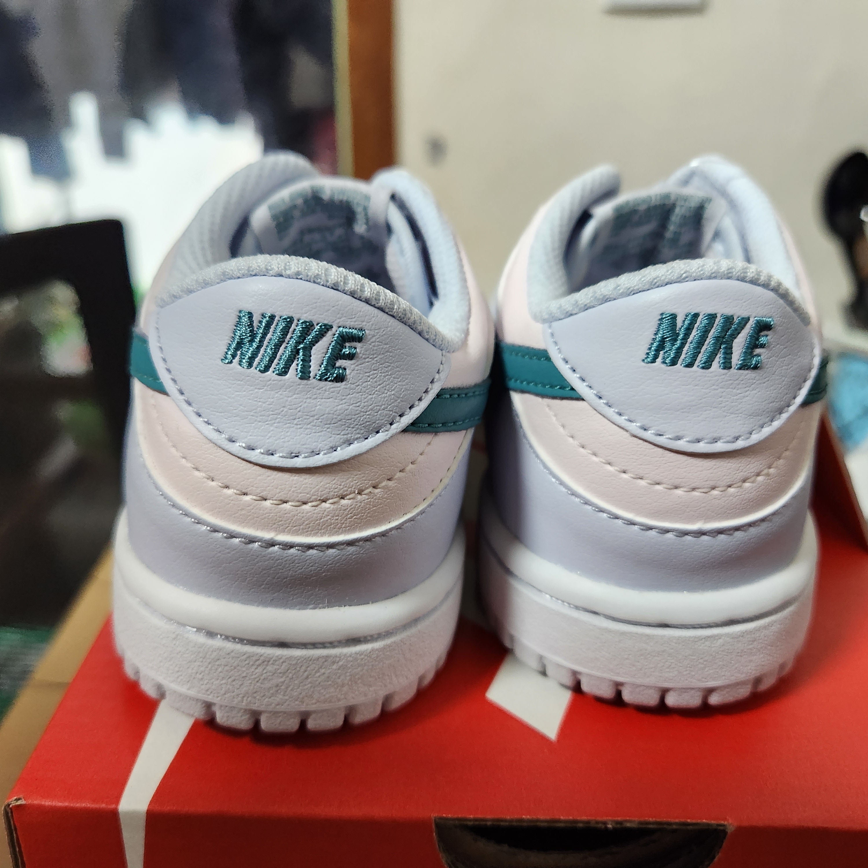 (TD) Nike Dunk Low Football Grey Mineral Teal 착용 스타일 - 3