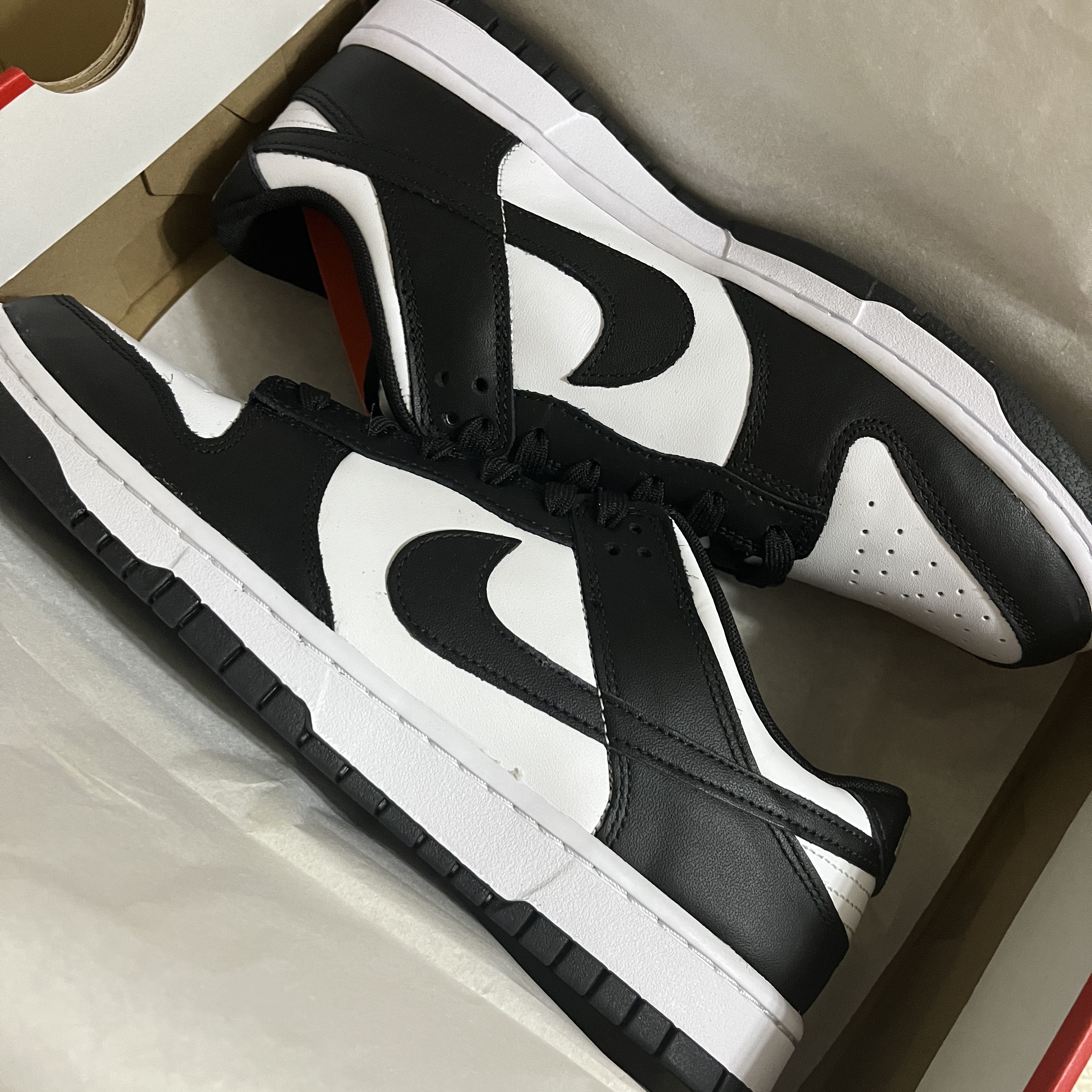 Nike Dunk Low Retro Black 착용 스타일
